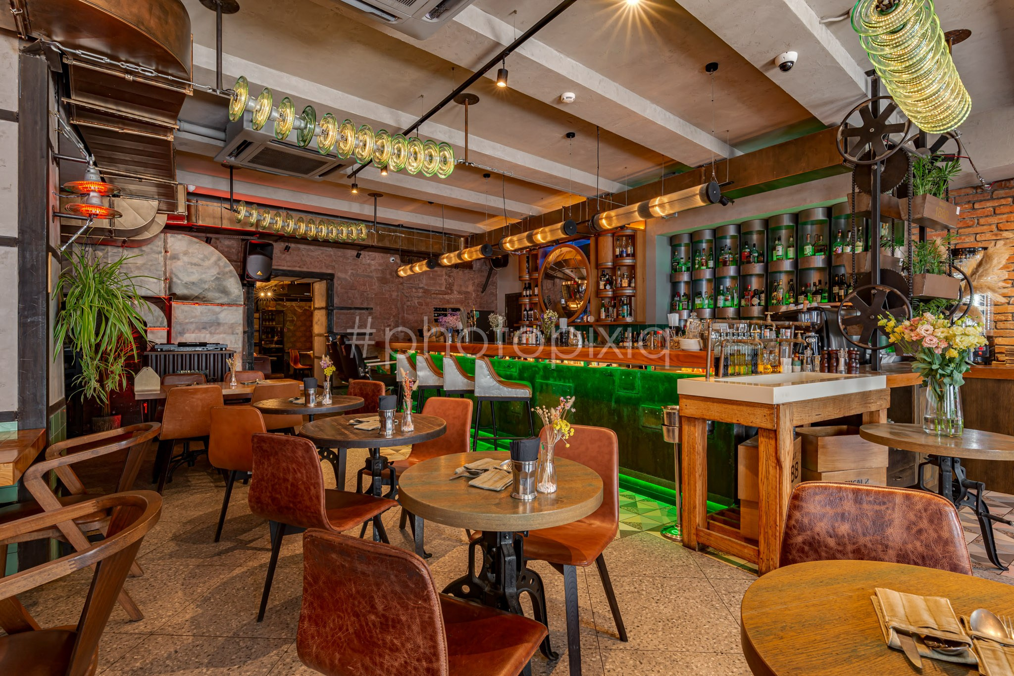Интерьерная съёмка бара Masters & Margaritas на Пятницкой. Интерьерная съёмка и виртуальные туры — Интерьерный фотограф Кузнецов Сергей (photopixiq)
