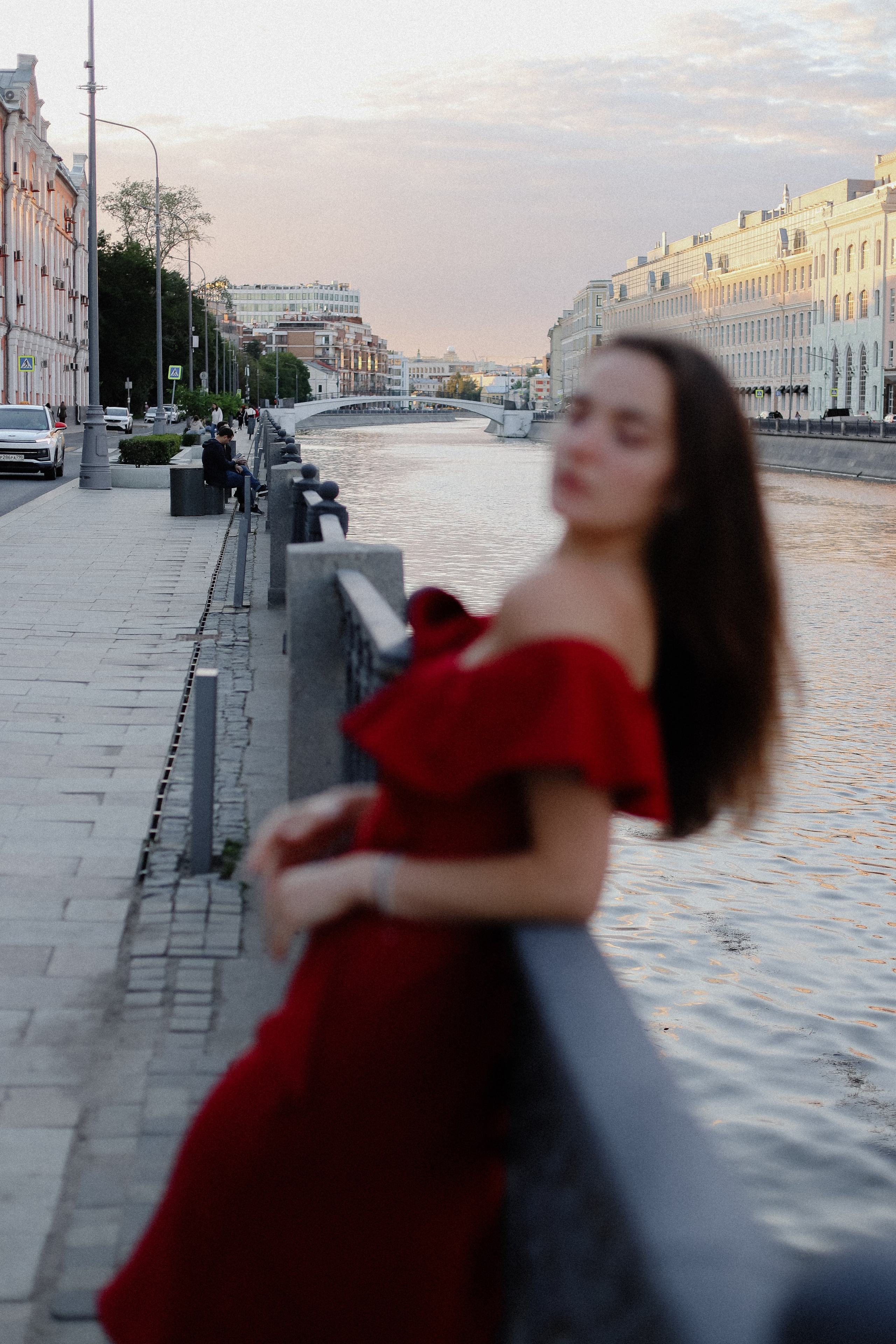 На набережной. Фотограф в Алматы и Москве Даша Пушкина