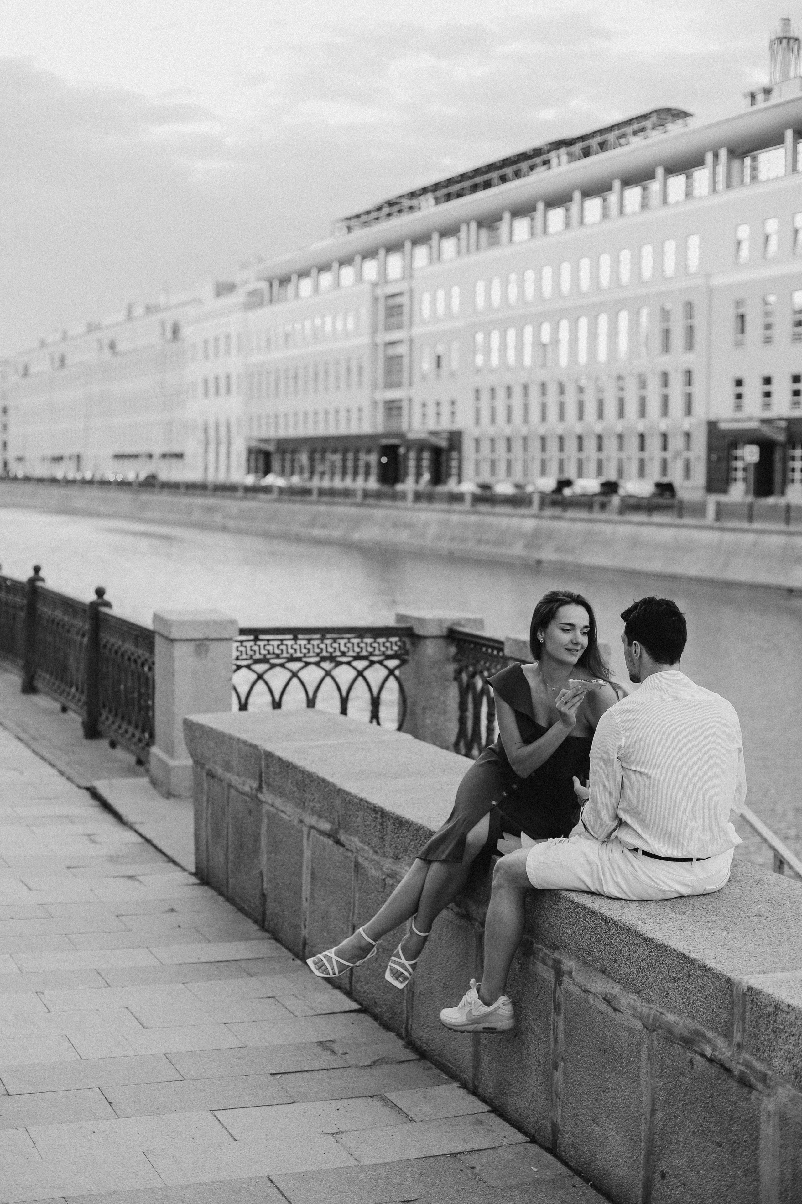 На набережной. Фотограф в Алматы и Москве Даша Пушкина