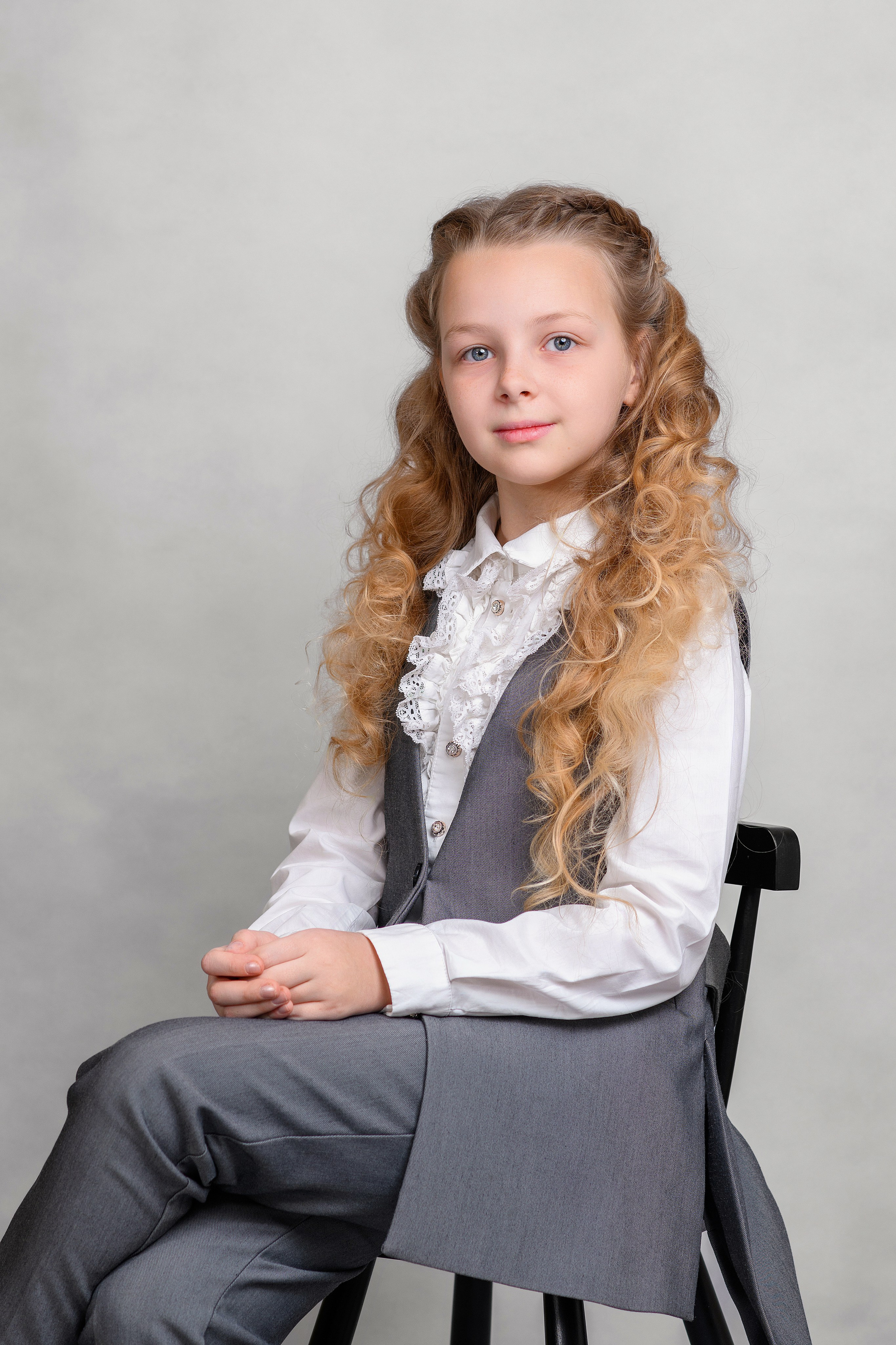 Начальная школа. Портреты на фоне. Первенцева Елена. Школьный фотограф в Москве и МО