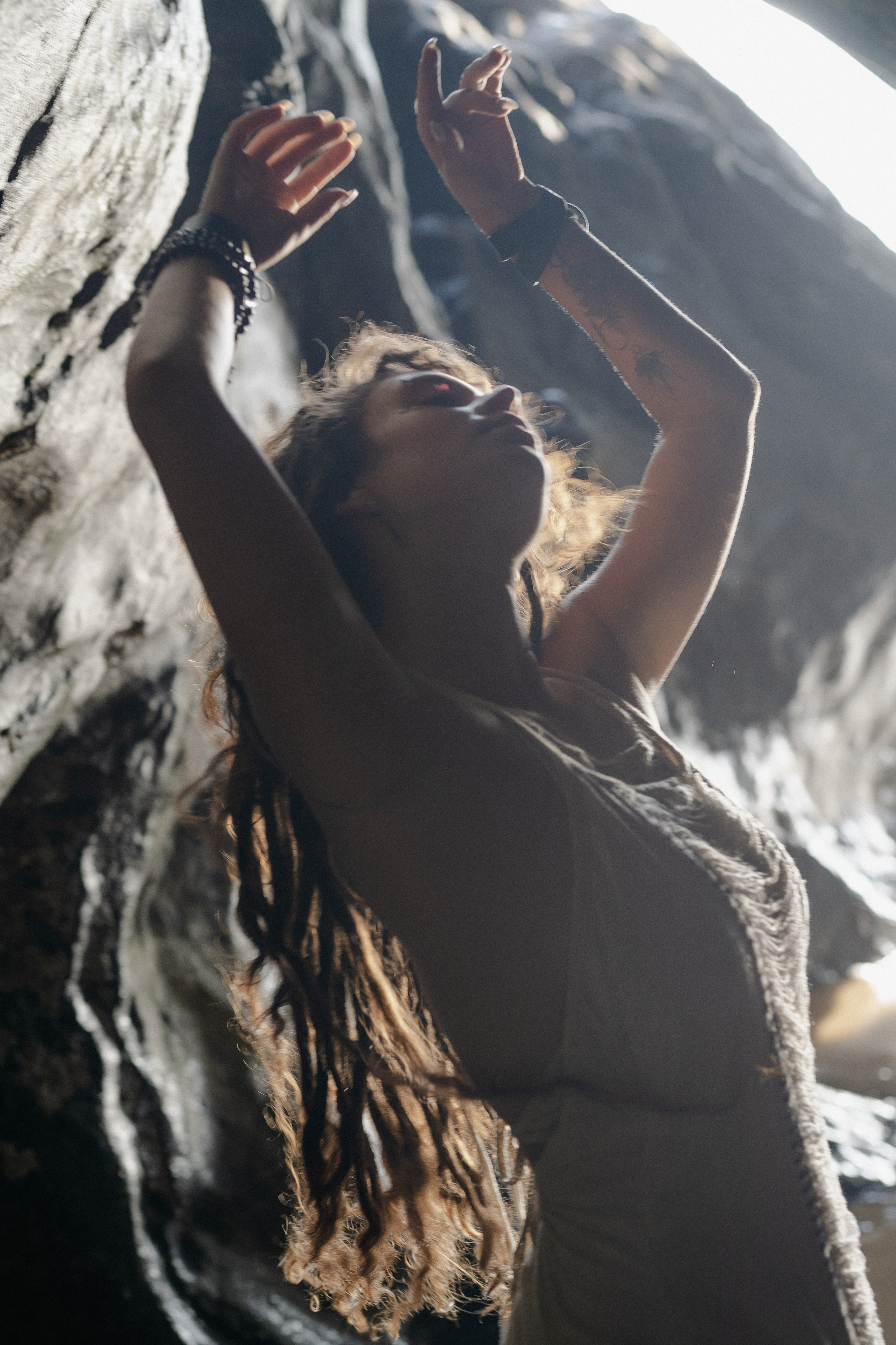 Ксения и море. Фотограф Аля Овчарова