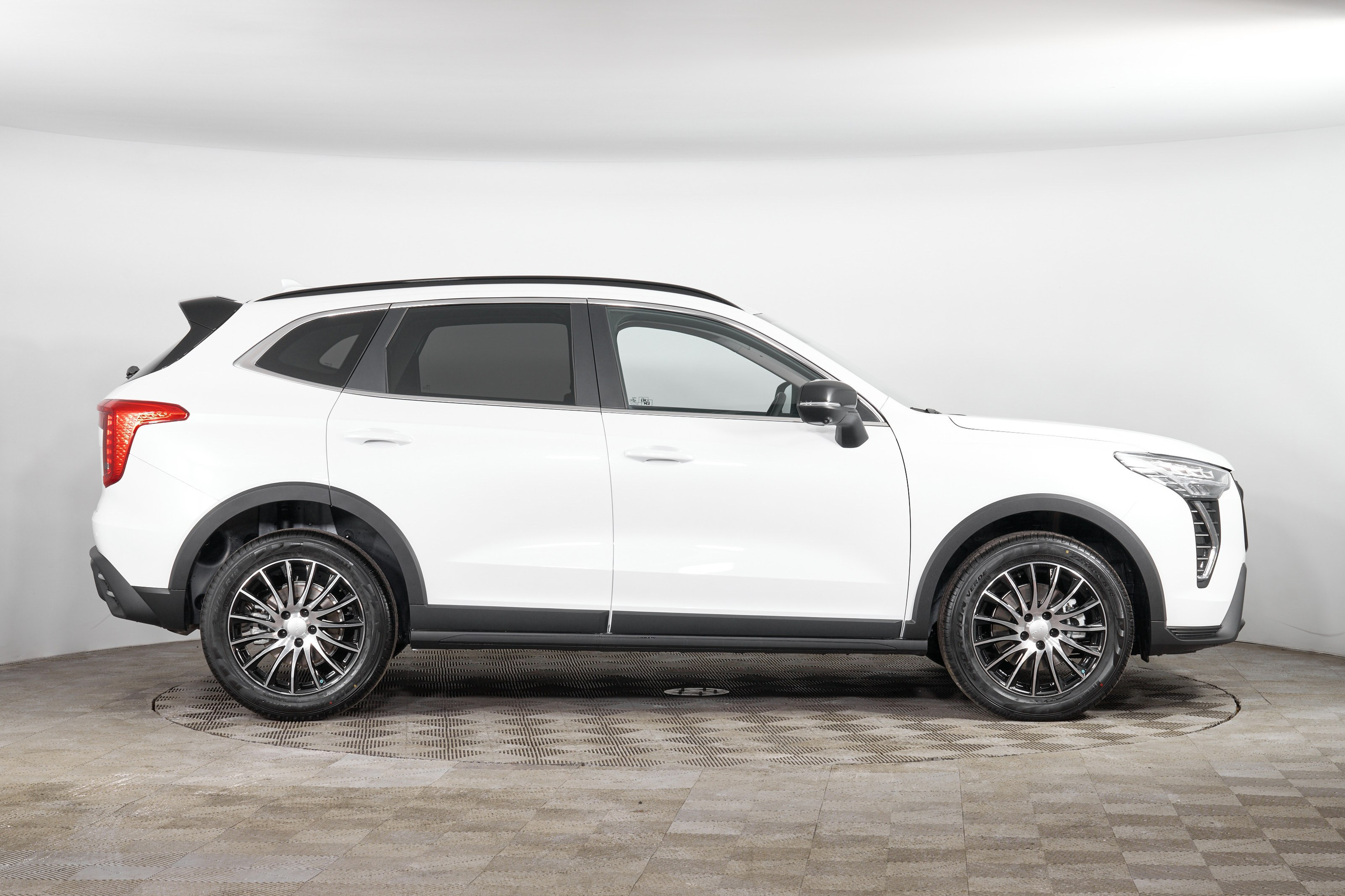 Haval Jolion. Фотограф Николай Прокофьев модельные тесты в Москве