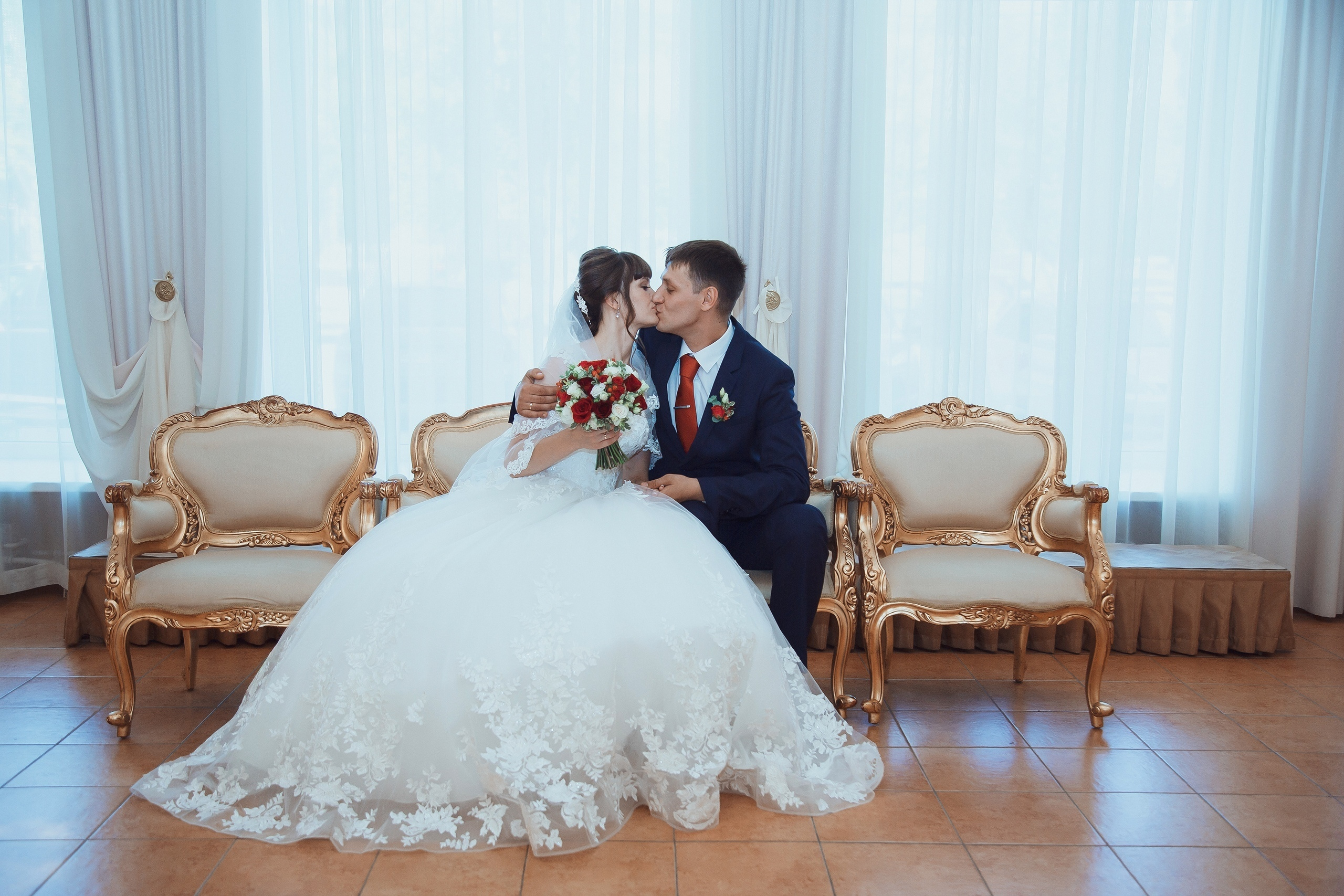 © Фотостудия "Олеся". Все права защищены. "Любое использование или копирование материалов или элементов дизайна сайта допускается только с разрешения правообладателя и со ссылкой на источник".