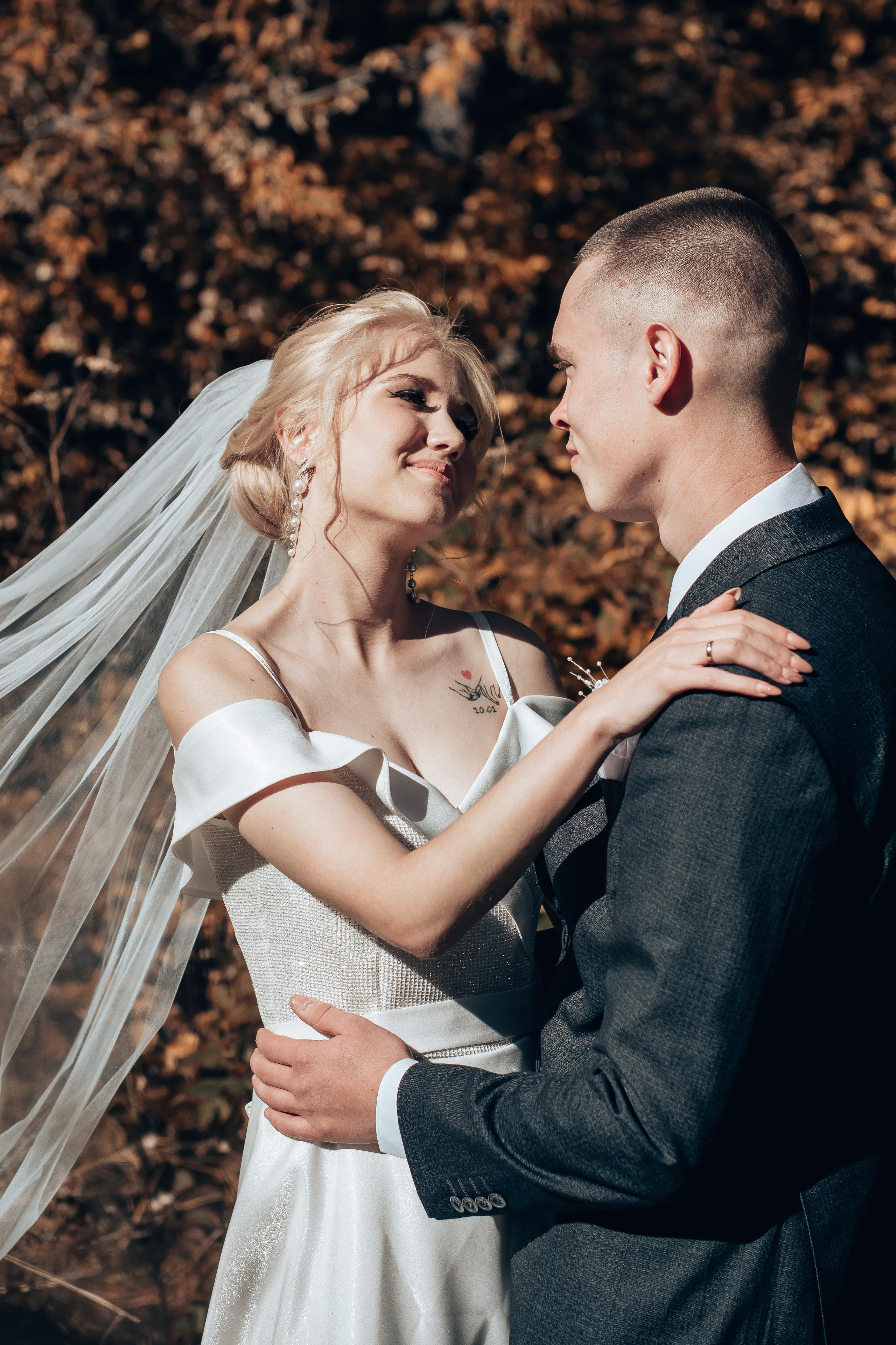 Свадебная фотосессия на площади Пушкина в г. Кемерово