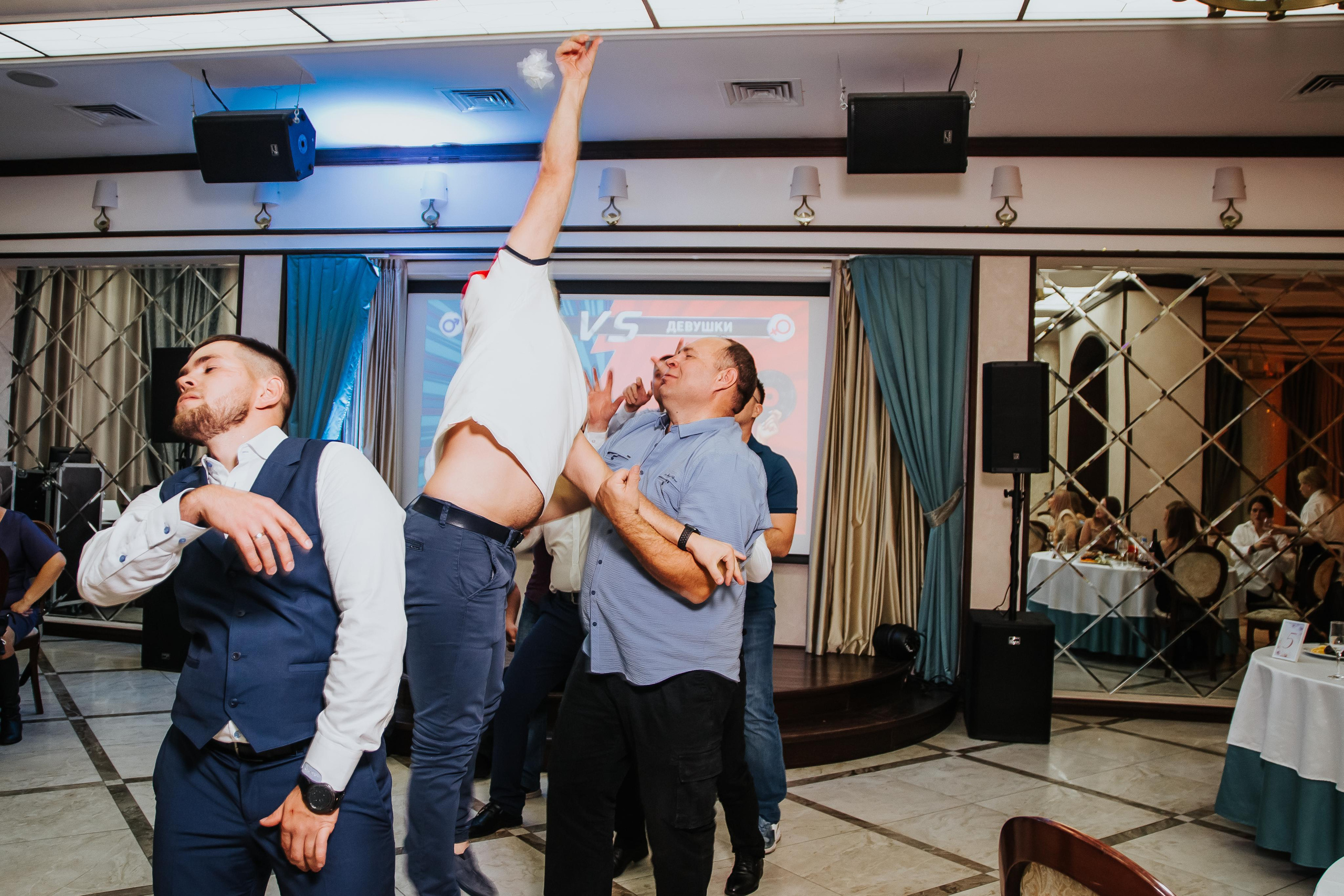 Свадебная фотосессия в гостинице Томь в г. Кемерово