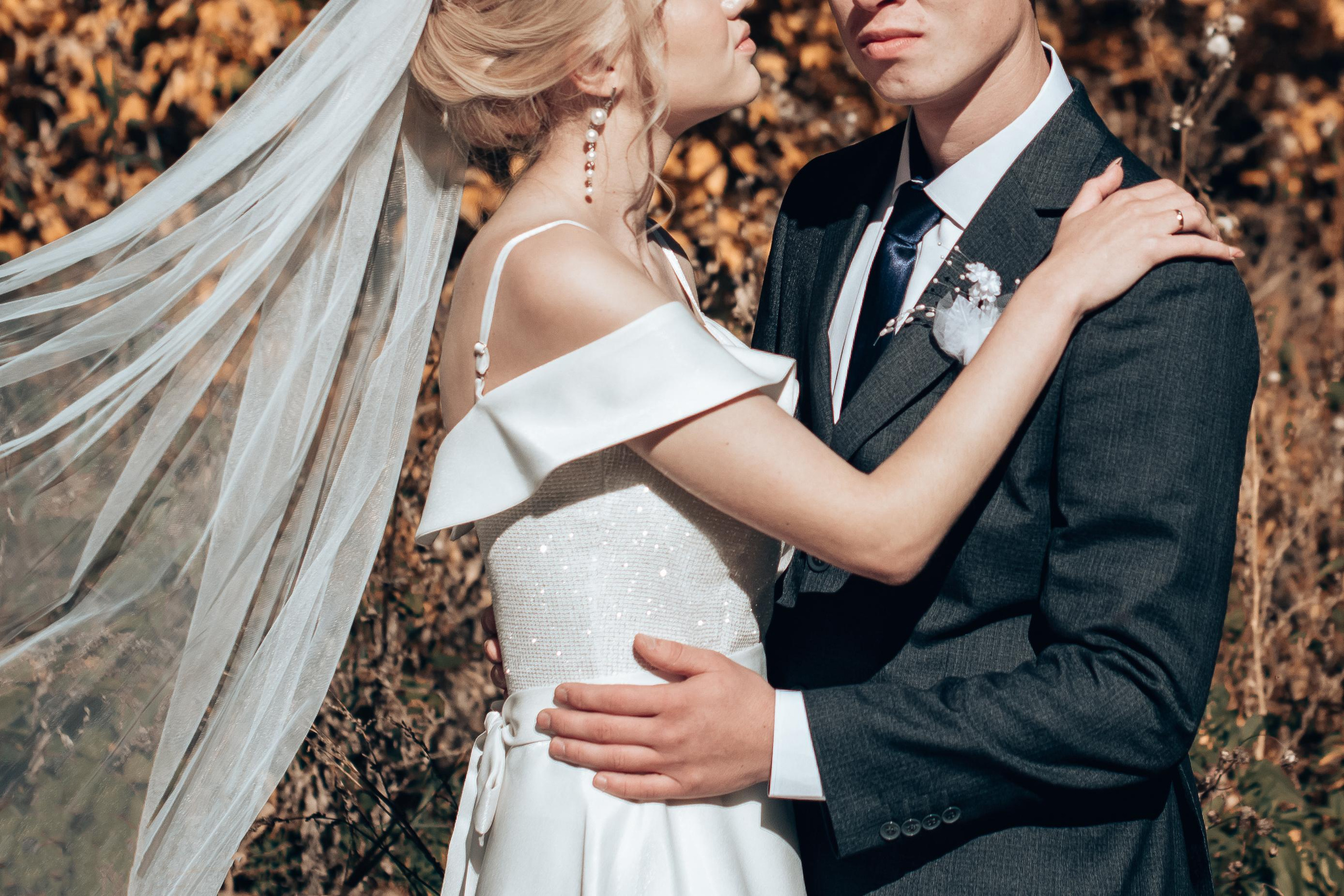 Свадебная фотосессия на площади Пушкина в г. Кемерово