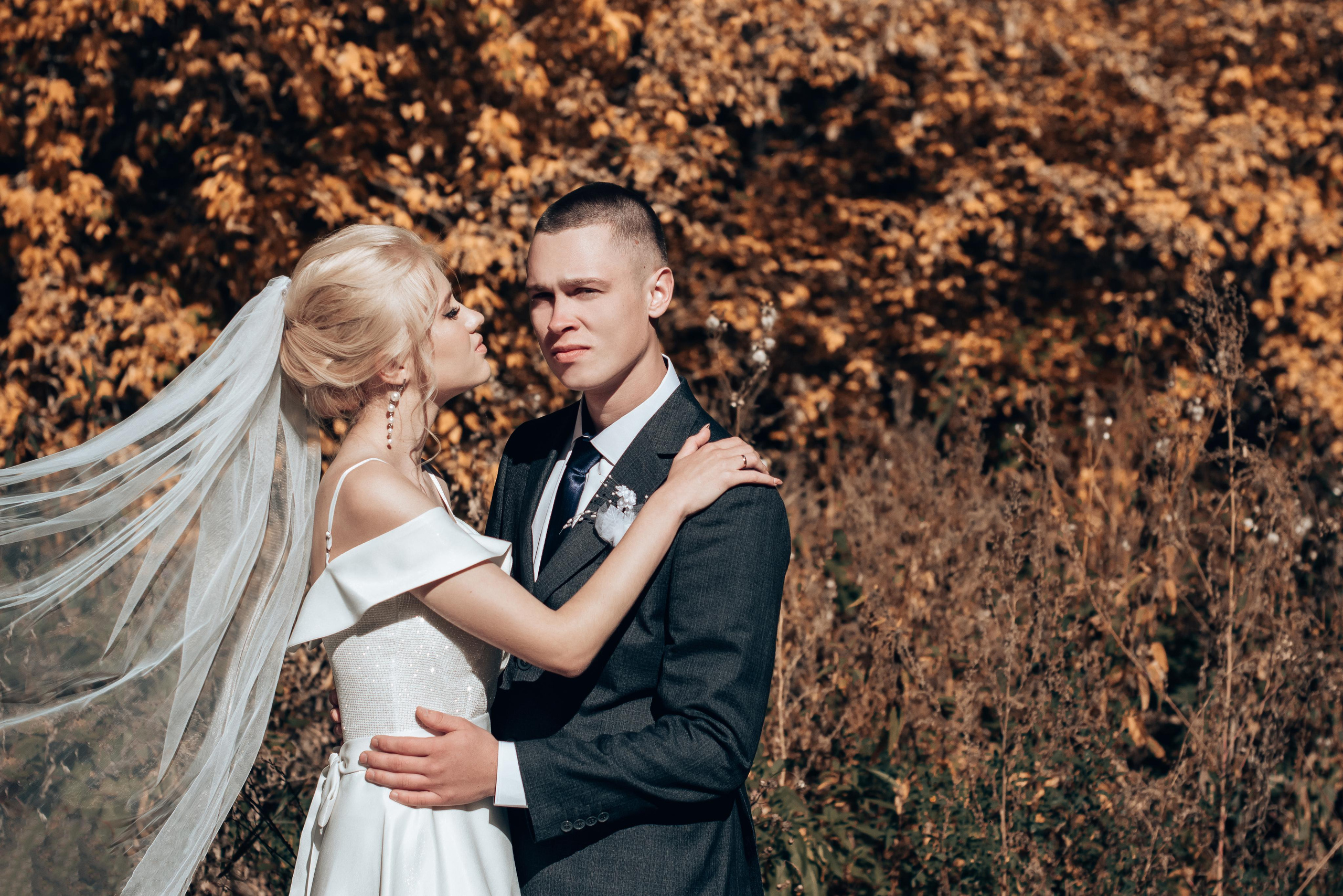 Свадебная фотосессия на площади Пушкина в г. Кемерово