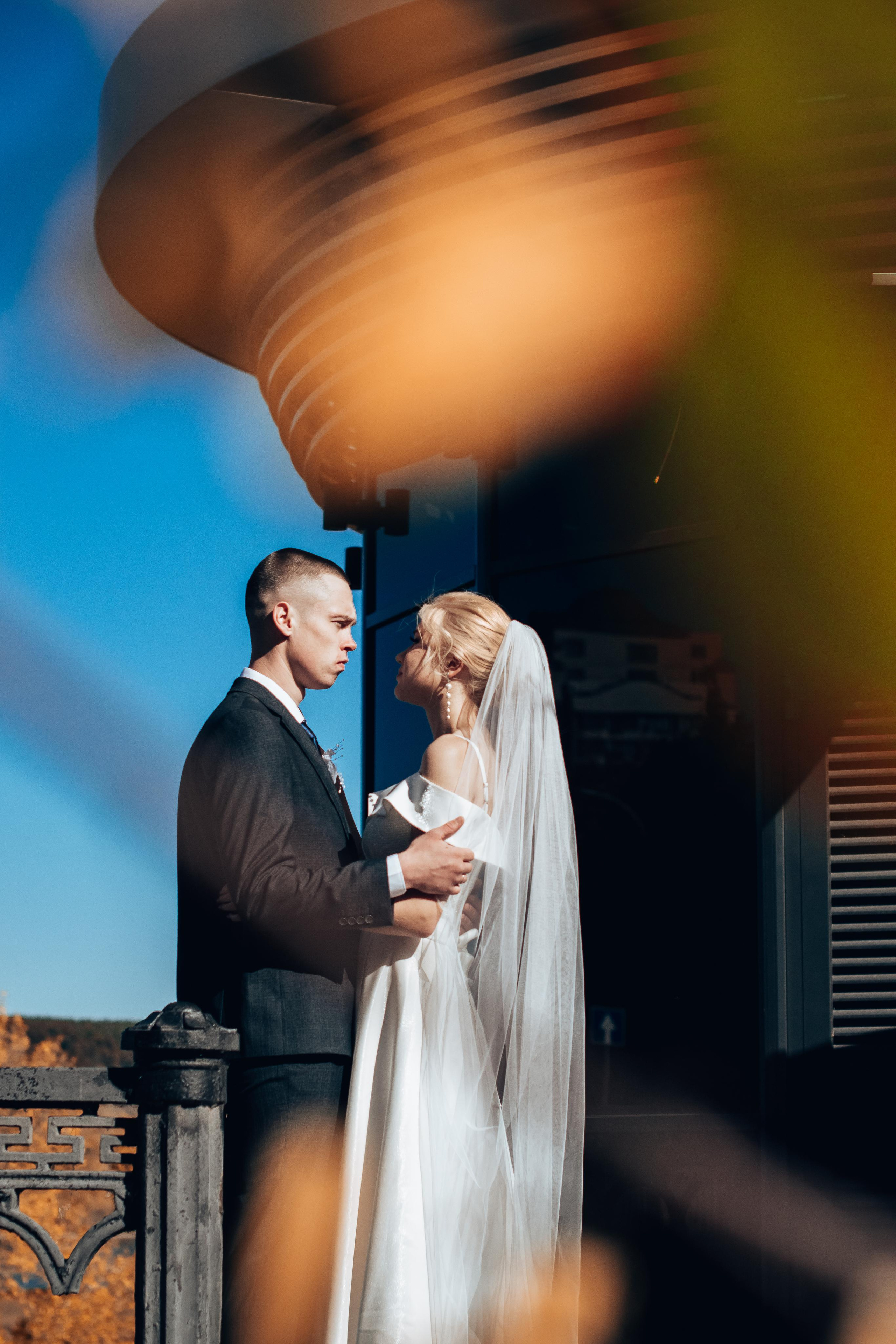 Свадебная фотосессия на площади Пушкина в г. Кемерово