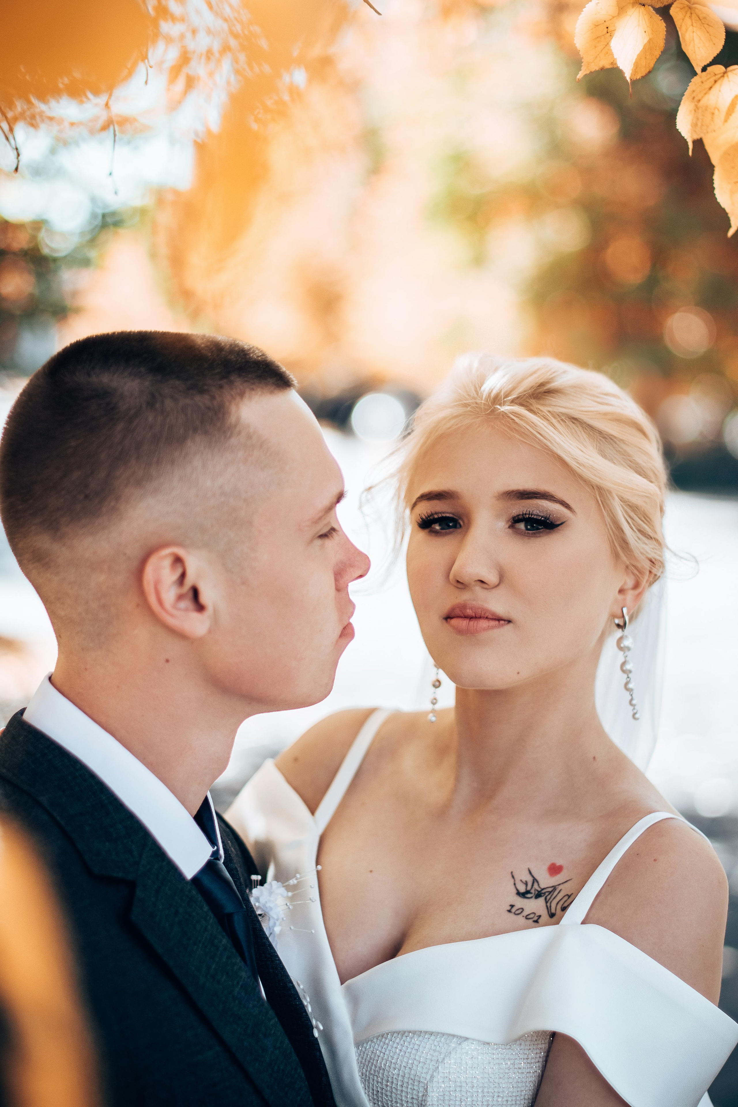 Свадебная фотосессия на площади Пушкина в г. Кемерово