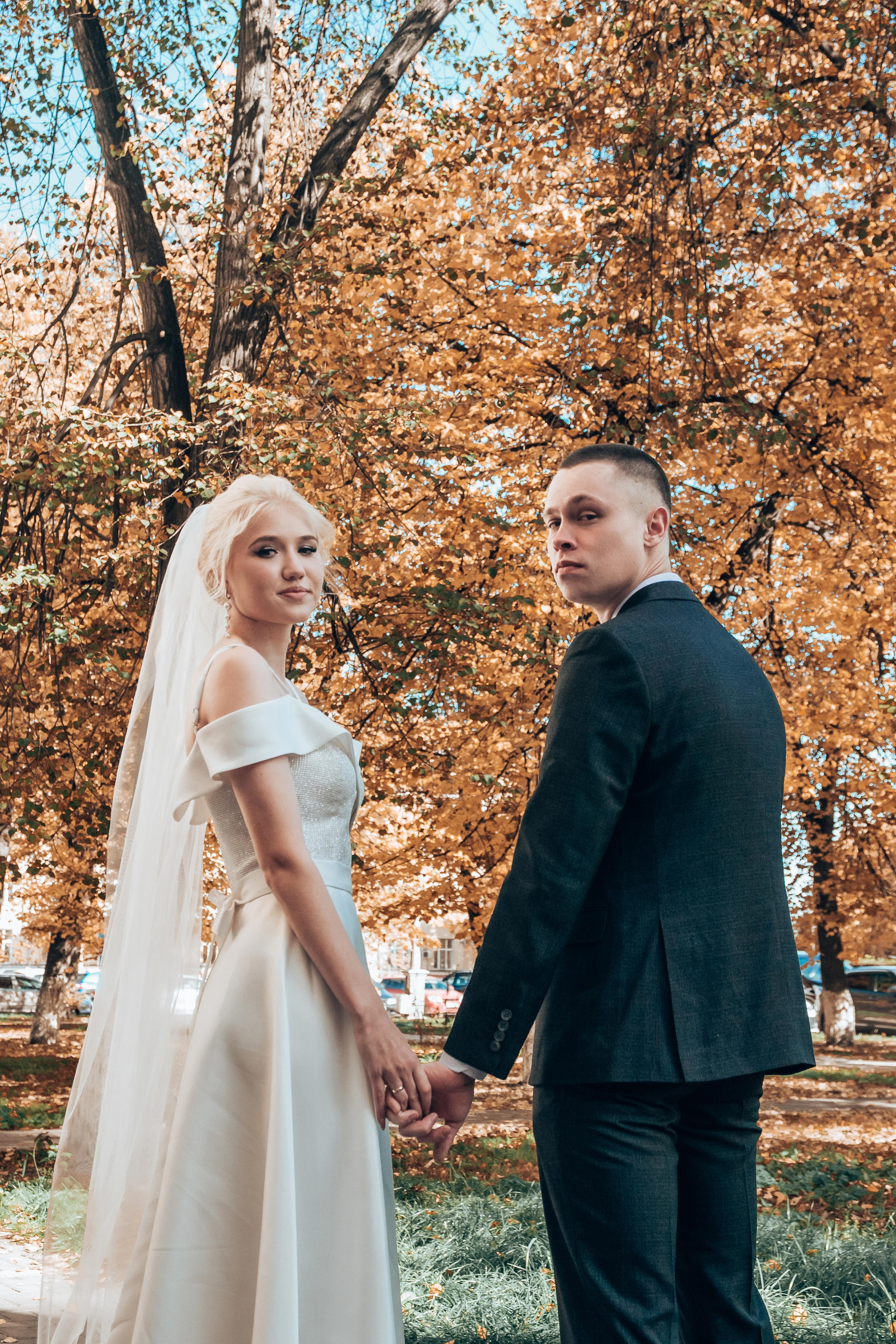 Свадебная фотосессия на площади Пушкина в г. Кемерово