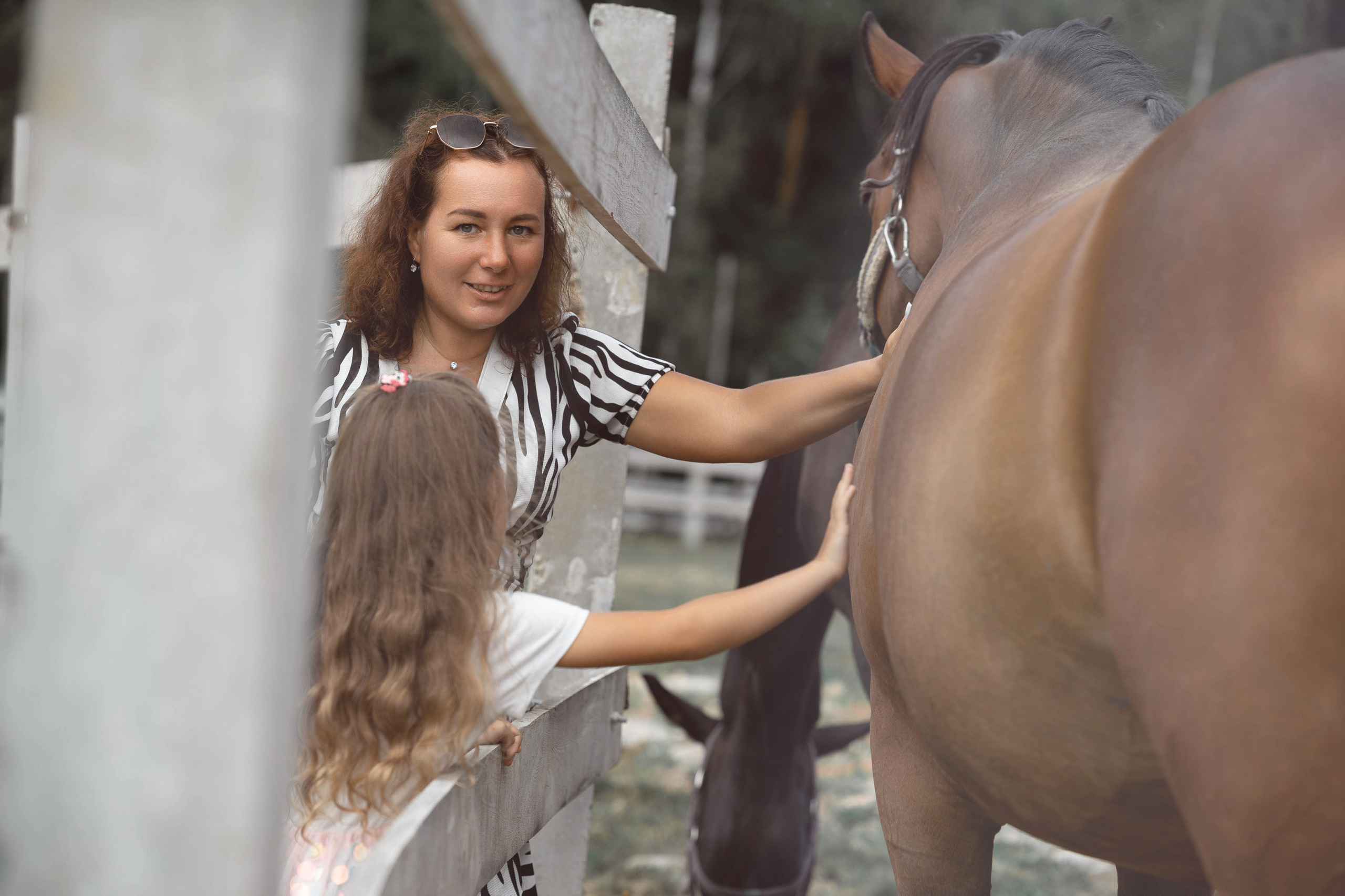 Семейная фотосессия в парке летом. Семейный фотограф Шитиков Роман. Роман Шитиков —свадебный, семейный фотограф в Санкт-Петербурге