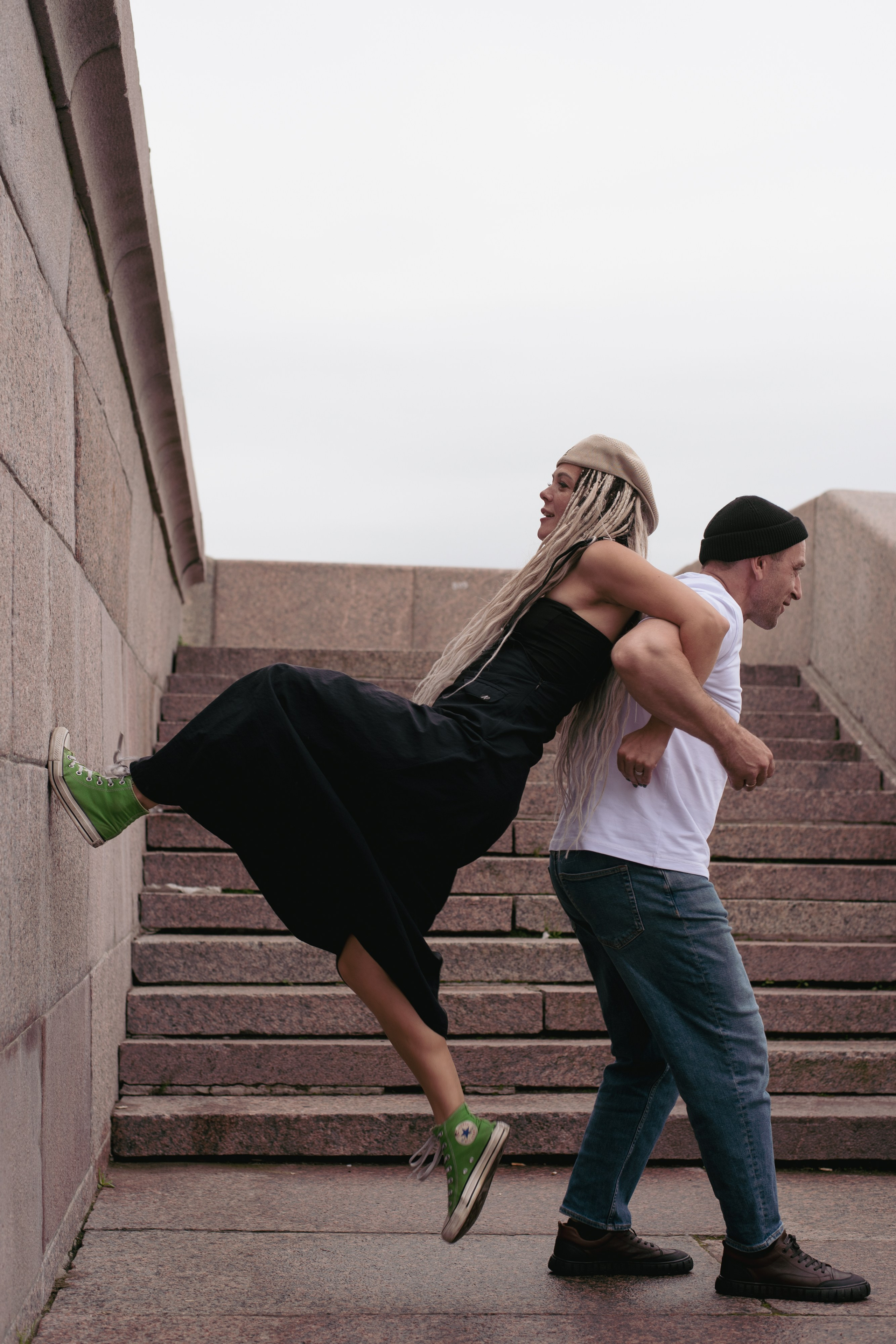 Портретная съемка, портрет девушки, фотография, фотограф спб, портретный фотограф спб, студийная съемка, съемка в студии, профессиональный фотограф, фотосессии дома, фотосессия с девушкой, домашние съемки, фотосессия с парнем, фото со стогами, летняя фотосессия, фотосессия в поле, стога, лето, поле, lifestyle фотография, фотограф спб, питер фотограф, лавстори, лайфстайл