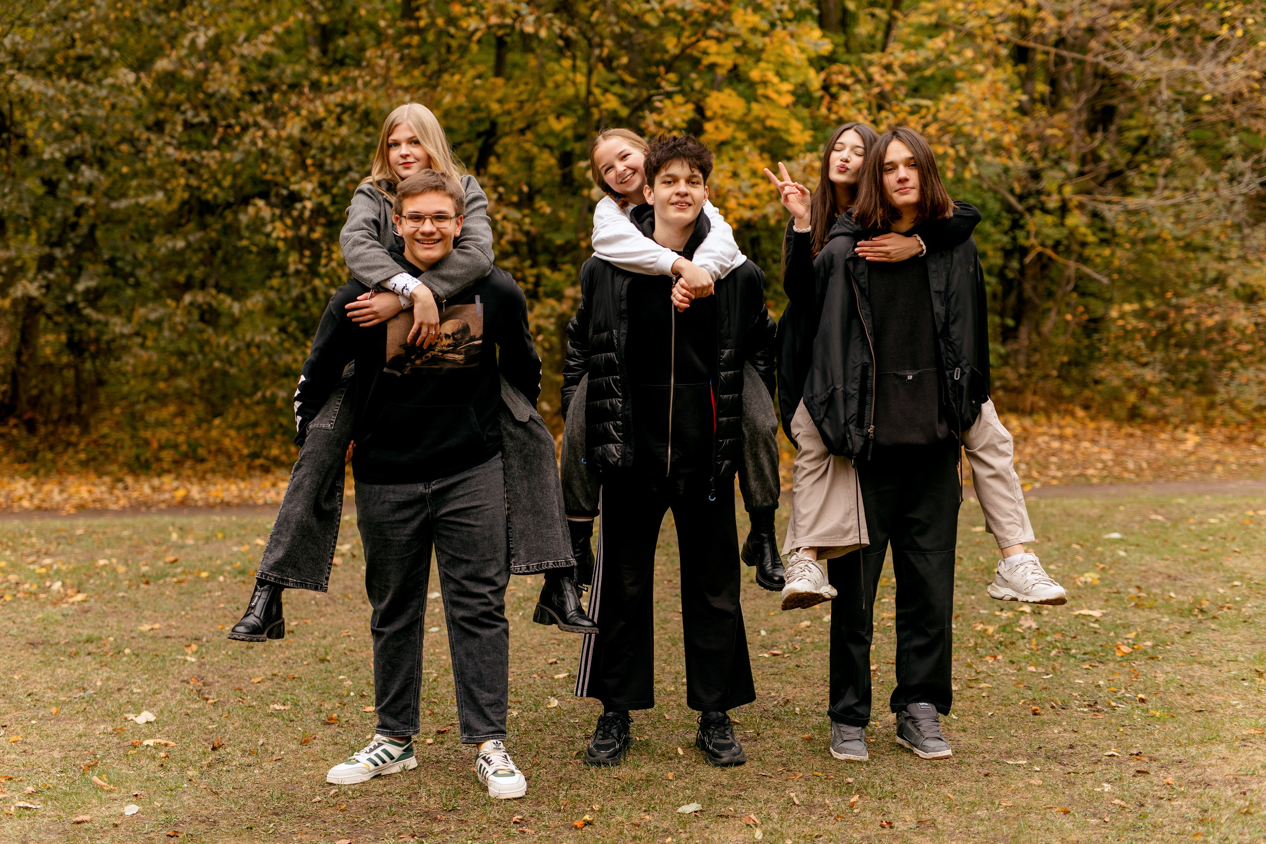 11 класс осенью в роще. Свадебный и семейный фотограф в Туле и области Маша Костина