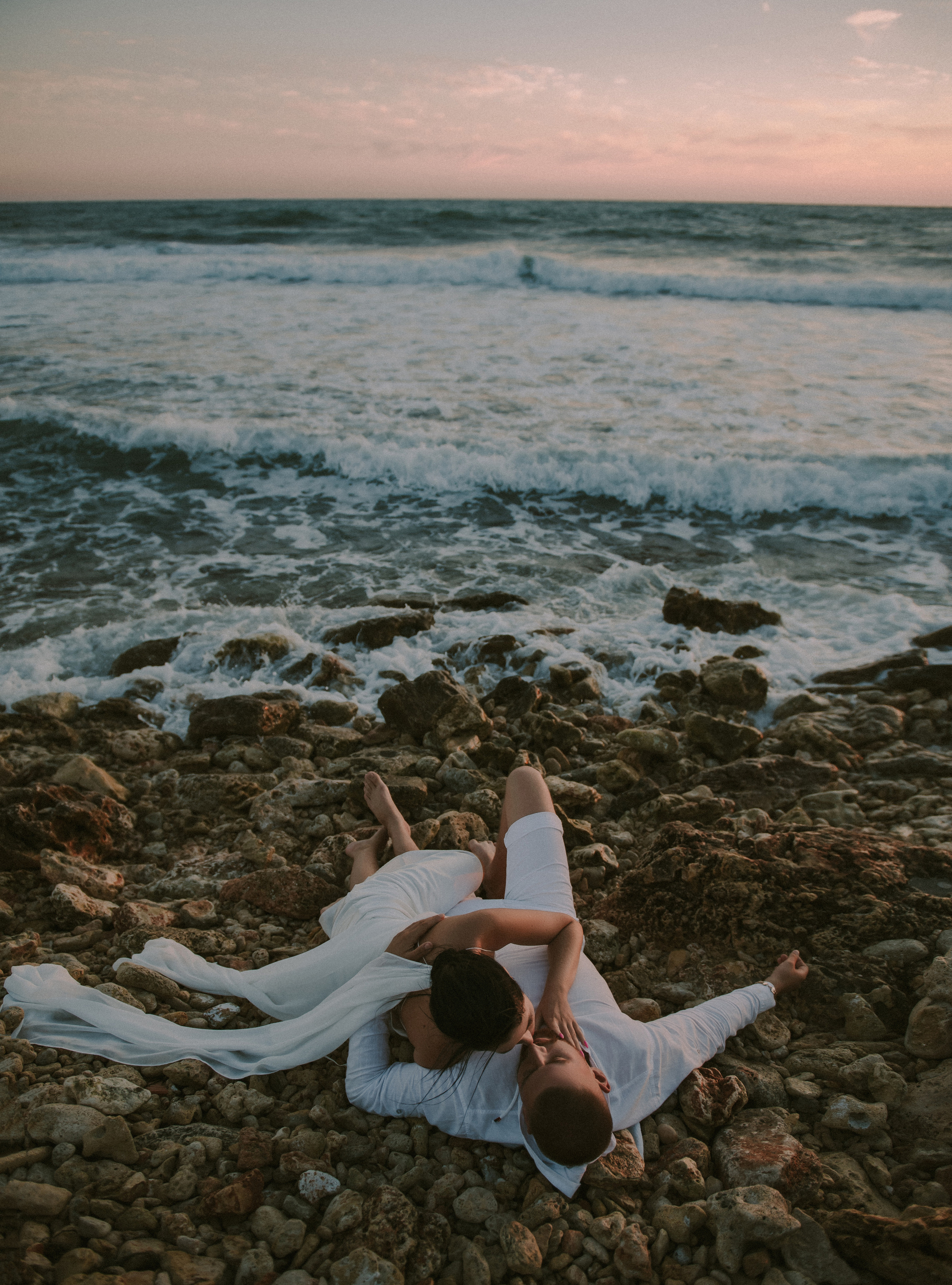 Казачья бухта. закат для двоих. Свадебный, женский, семейный фотограф в Севастополе Юлия Мошенко