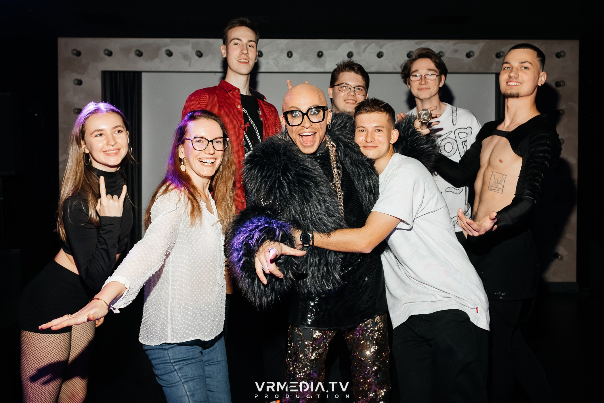 ЗИМА ХОЛОДА в караоке-баре «Volna»