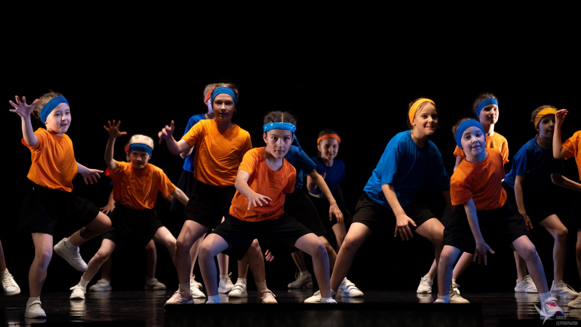 Концерт народного хореографического коллектива «Виктория». Репортажный фотограф в Казани Павел Серпокрылов