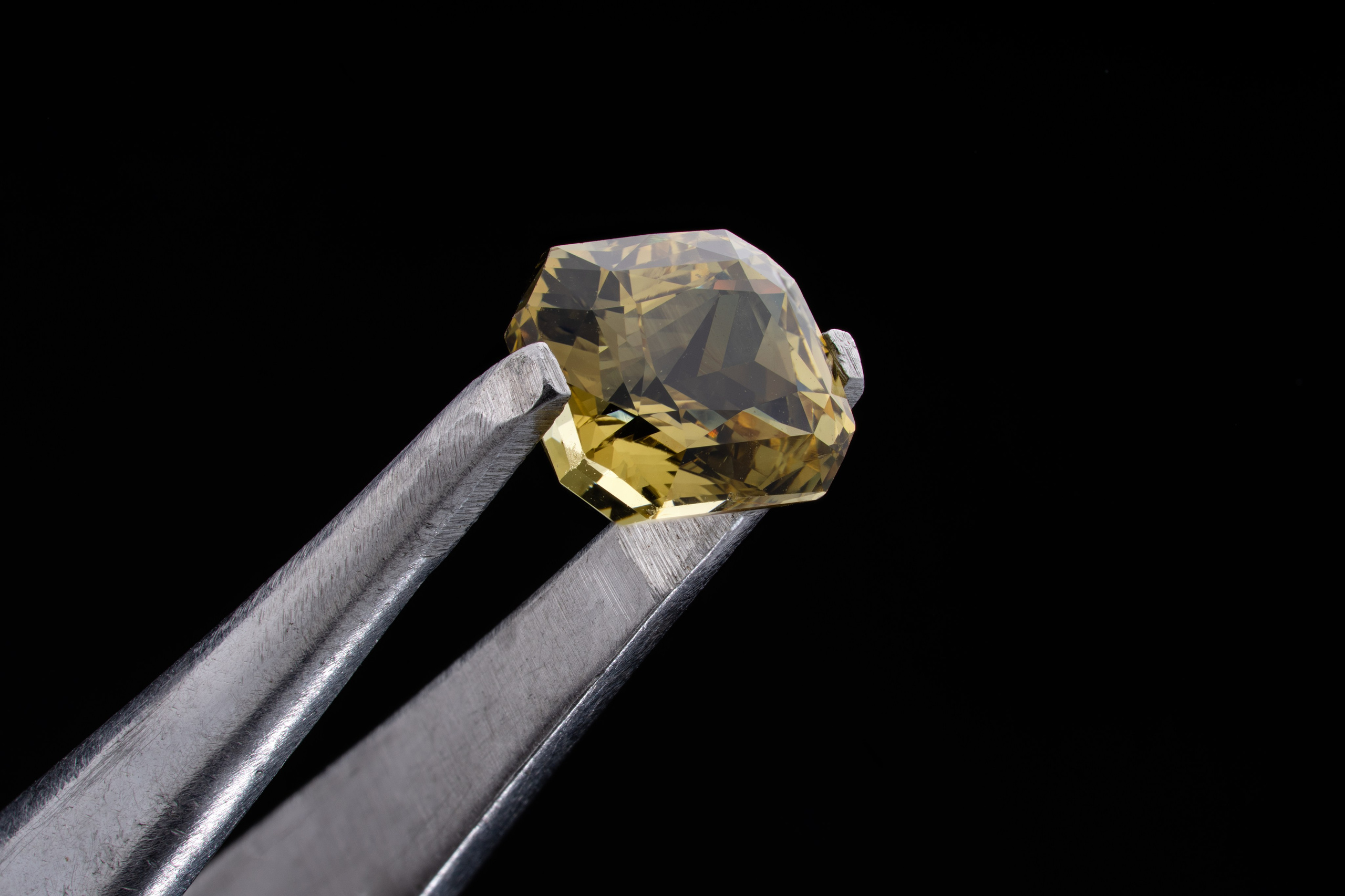 Ювелирная фотография в Сочи — профессиональные съемки украшений высокого качества. Профессиональная фотосъемка в Сочи: репортаж, предметная, ювелирная фотосъемка, недвижимость, фуд-фотография. Фотограф Александр Афанасьев