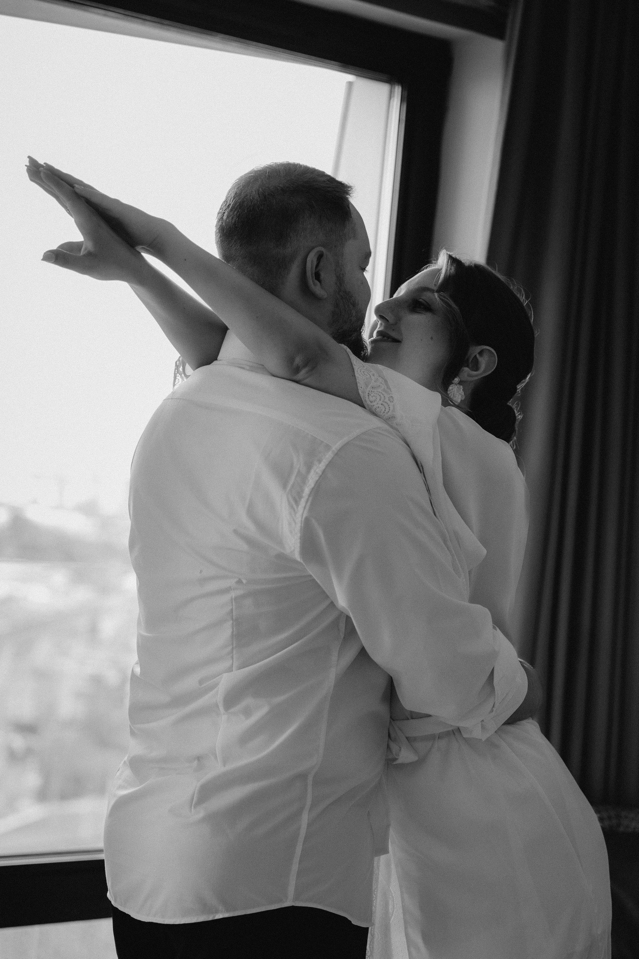 Утро невесты и свадебная фотосессия на теплоходе по Москве-реке