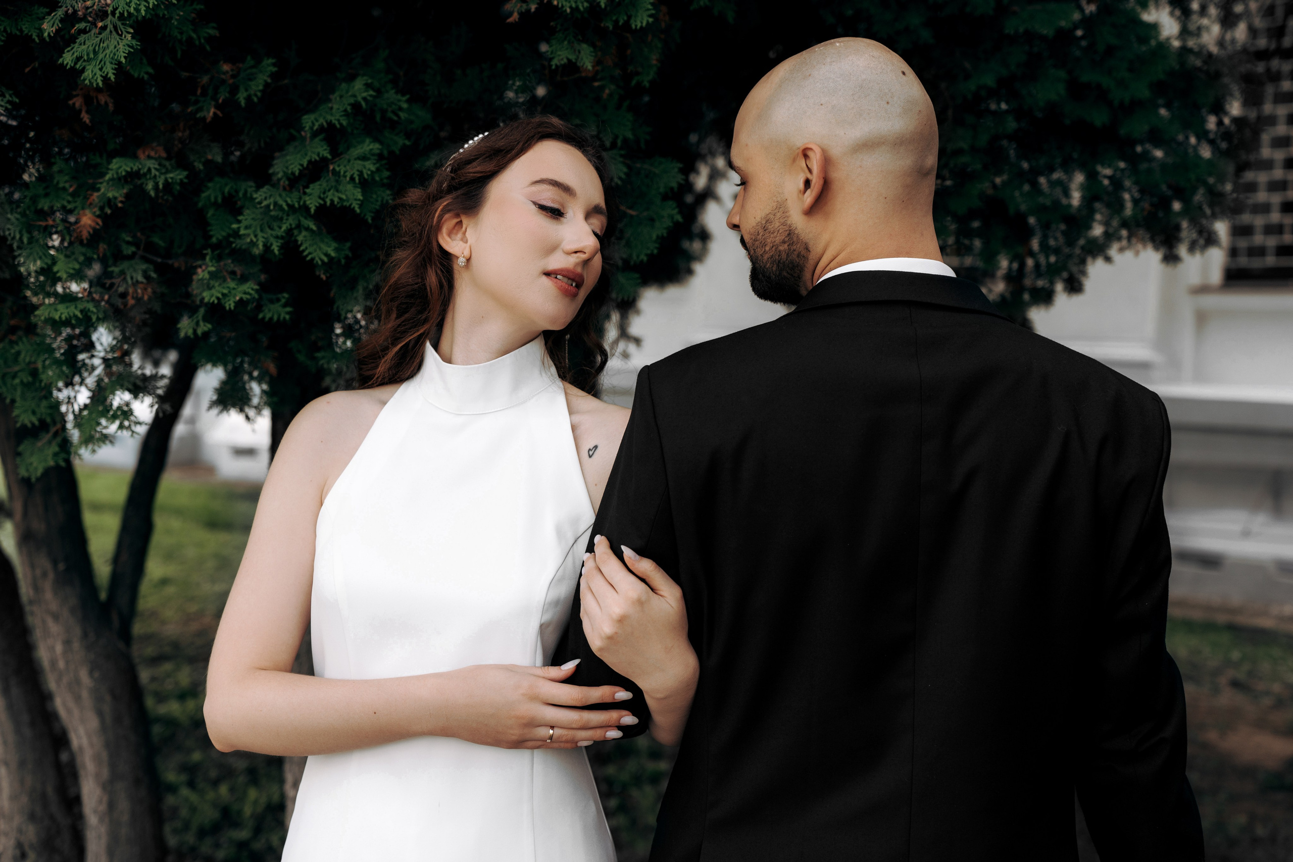 Любовь на фоне старого аэропорта. Ваш семейный фотограф в Минске — Вика Трегубова