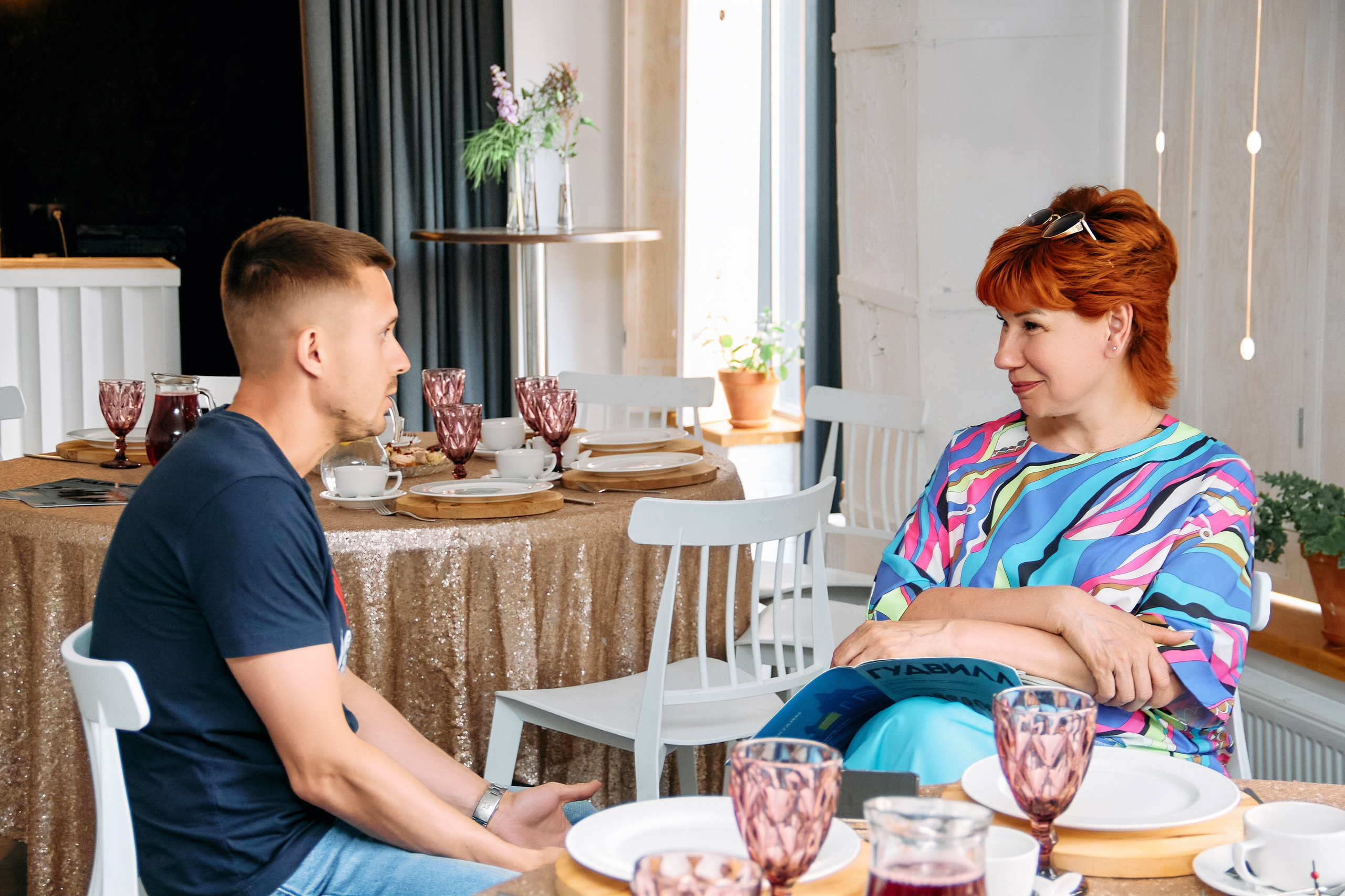 Деловой разговор «Перспективы инвестиций в 2024 году». Фотограф в Смоленске Ася Польшина