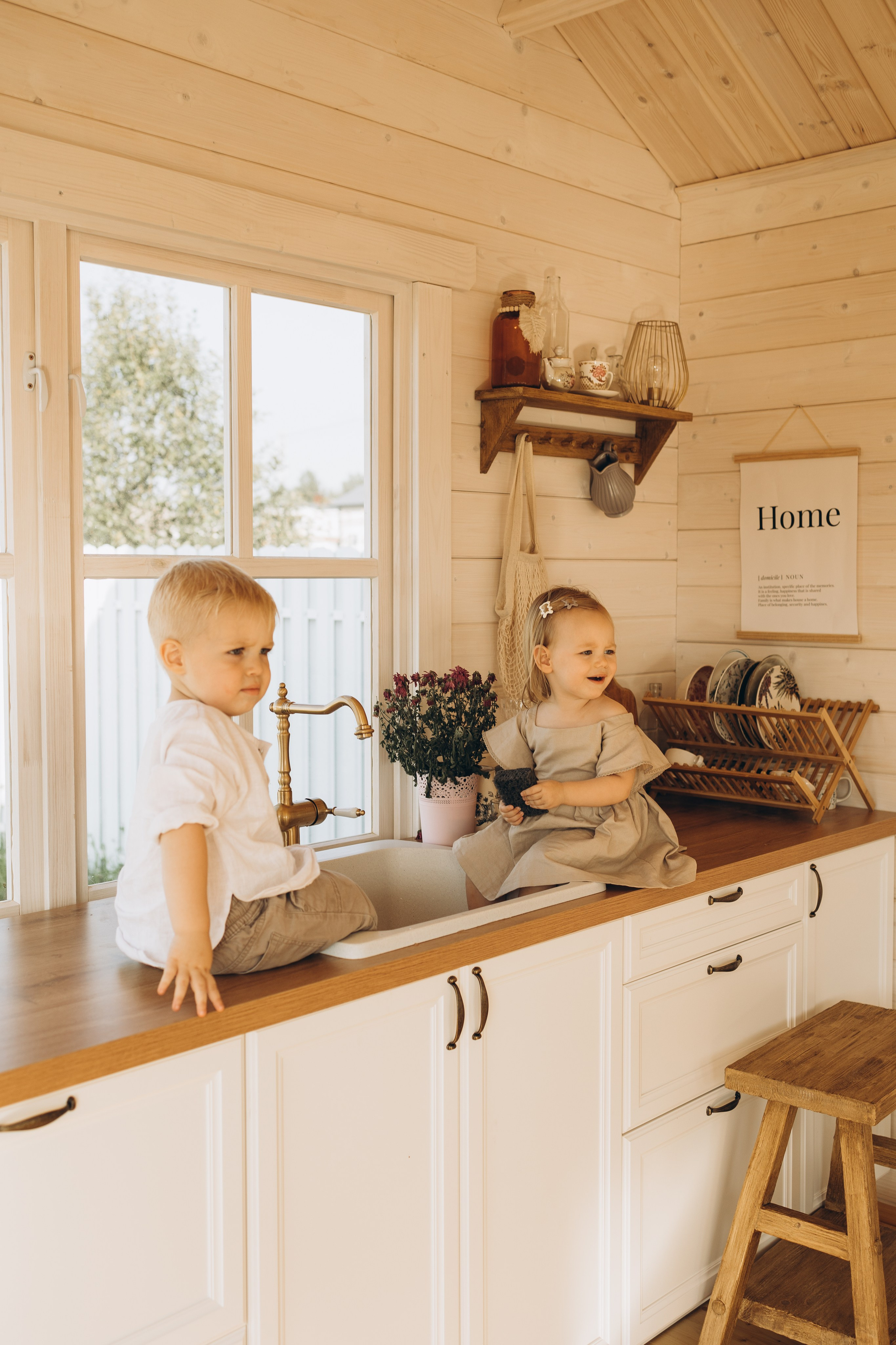 Оля и Мирослава Беседка. Семейный фотограф в Москве Виктория Ястребинская