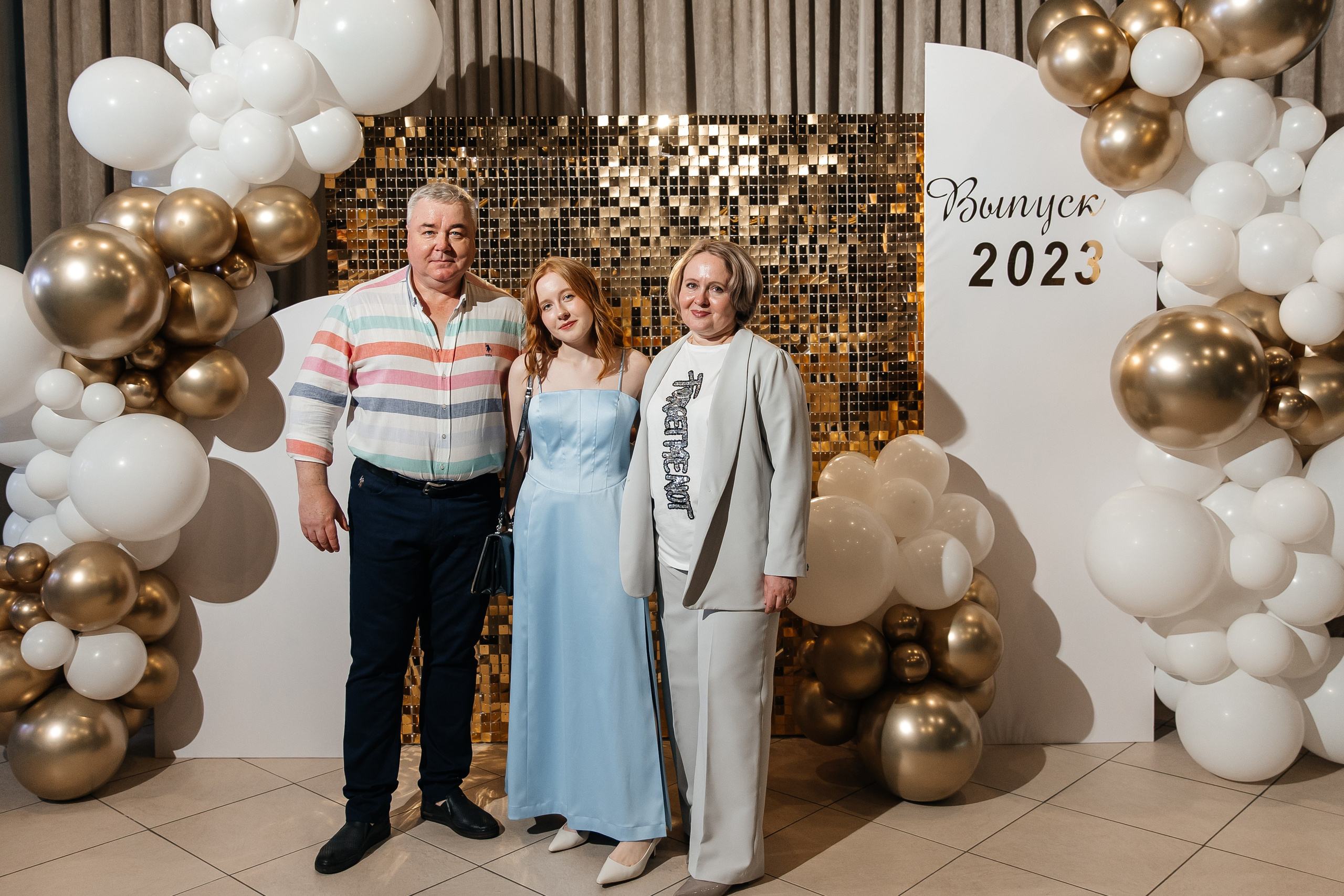 2023-06-23 Выпускной МБОУ СОШ № 10. Фотограф в Красноярске