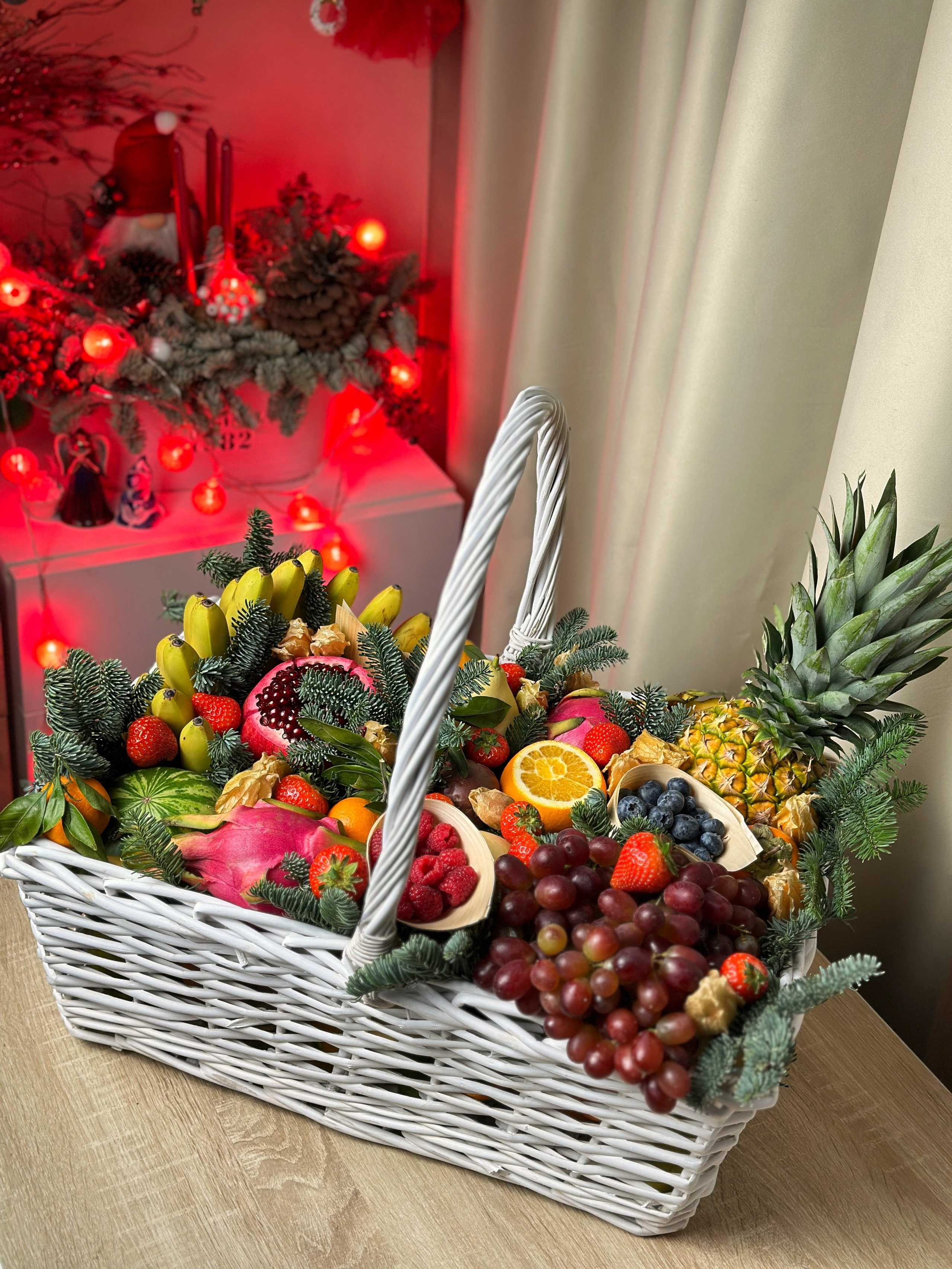 Корзины. Выездной кейтеринг, съедобные букеты, торты и сладости на заказ