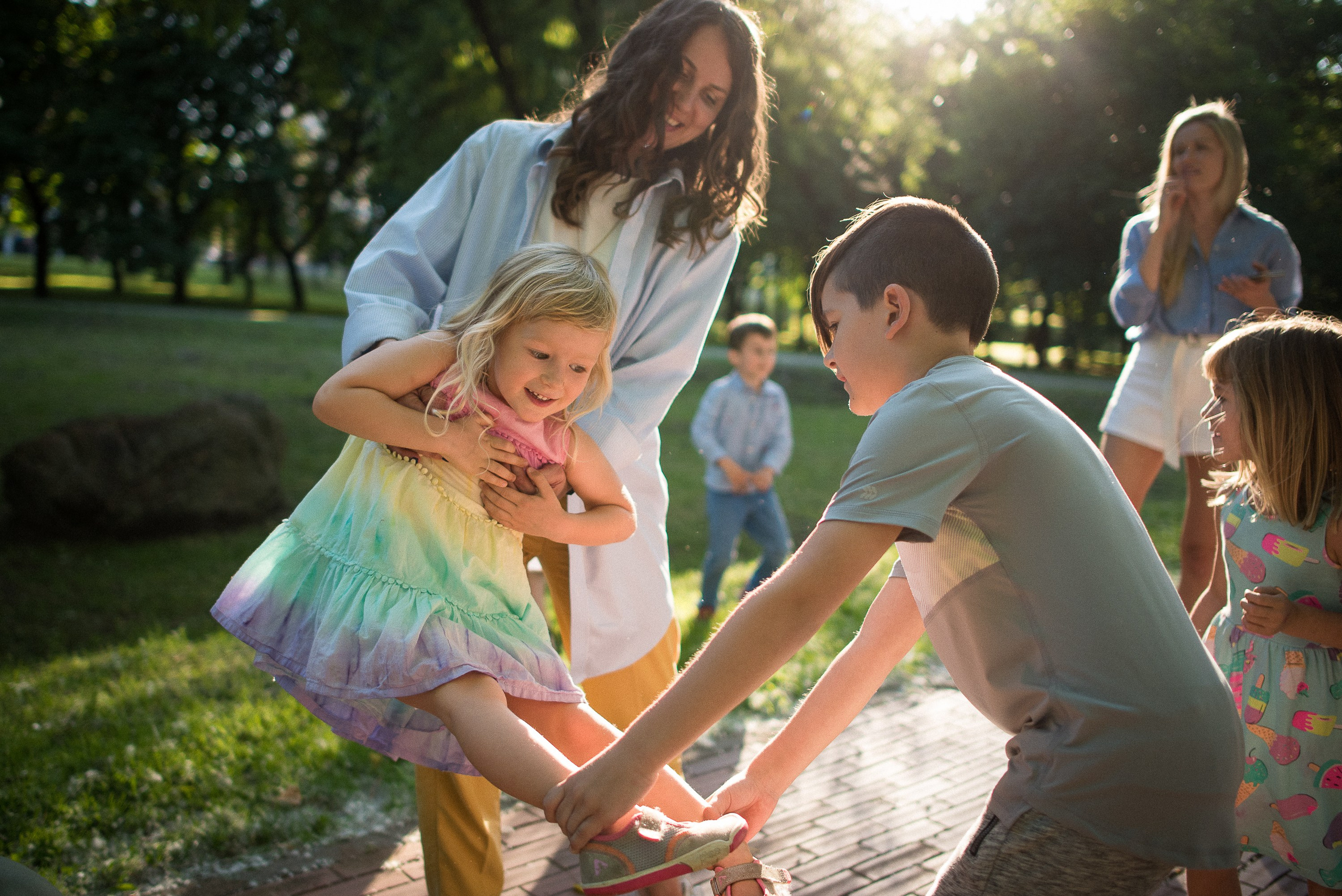 Park Family Walk. Documentary family photography in Barcelona and beyond