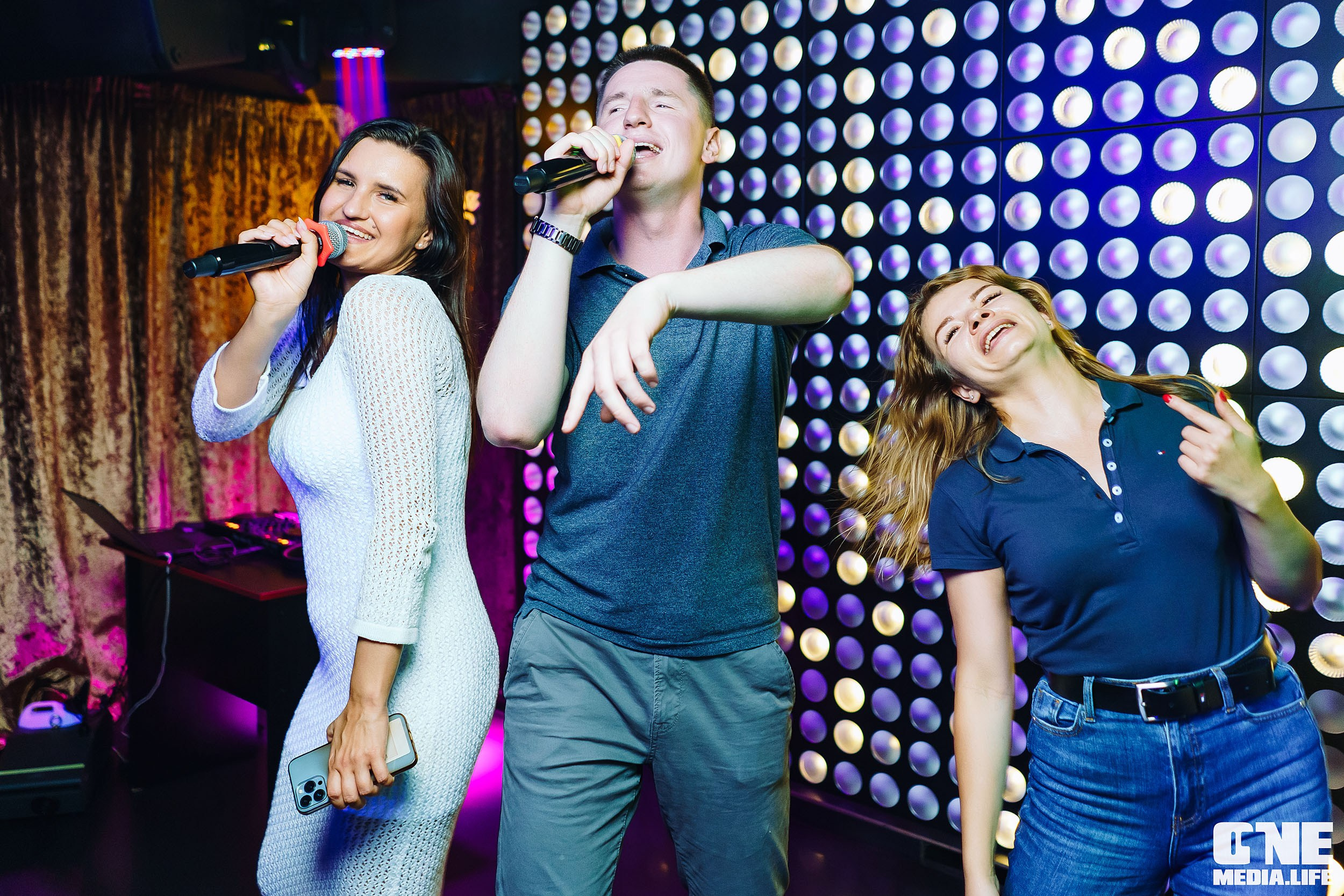 Фоторепортаж из караоке-клуба Эйфория. One Media Life: фоторепортажи, фотоотчеты с мероприятий и заведений