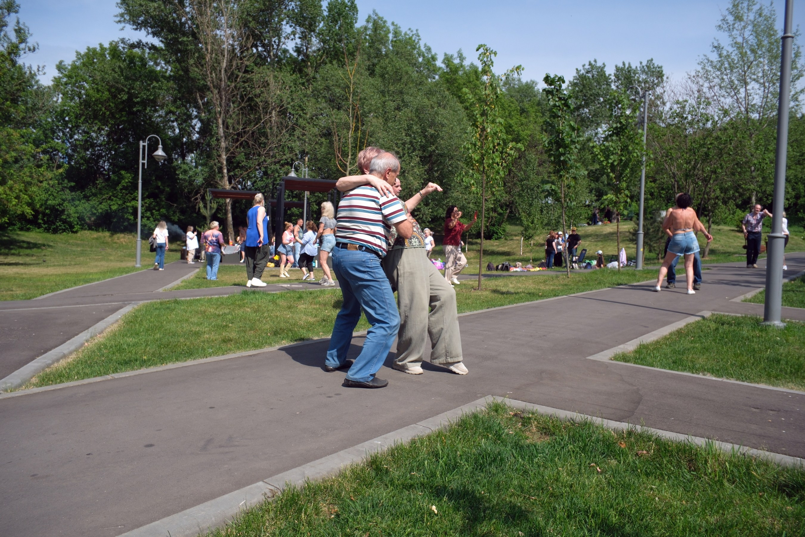 31.05.2025. Покровский парк. Активное долголетие. Улица, люди, жизнь…