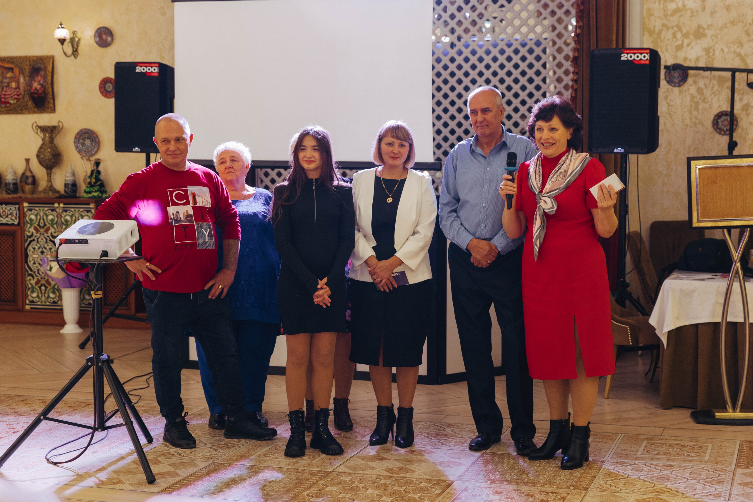 60 лет. Я Аракчеева Менслу — семейный и свадебный фотограф в Астрахани