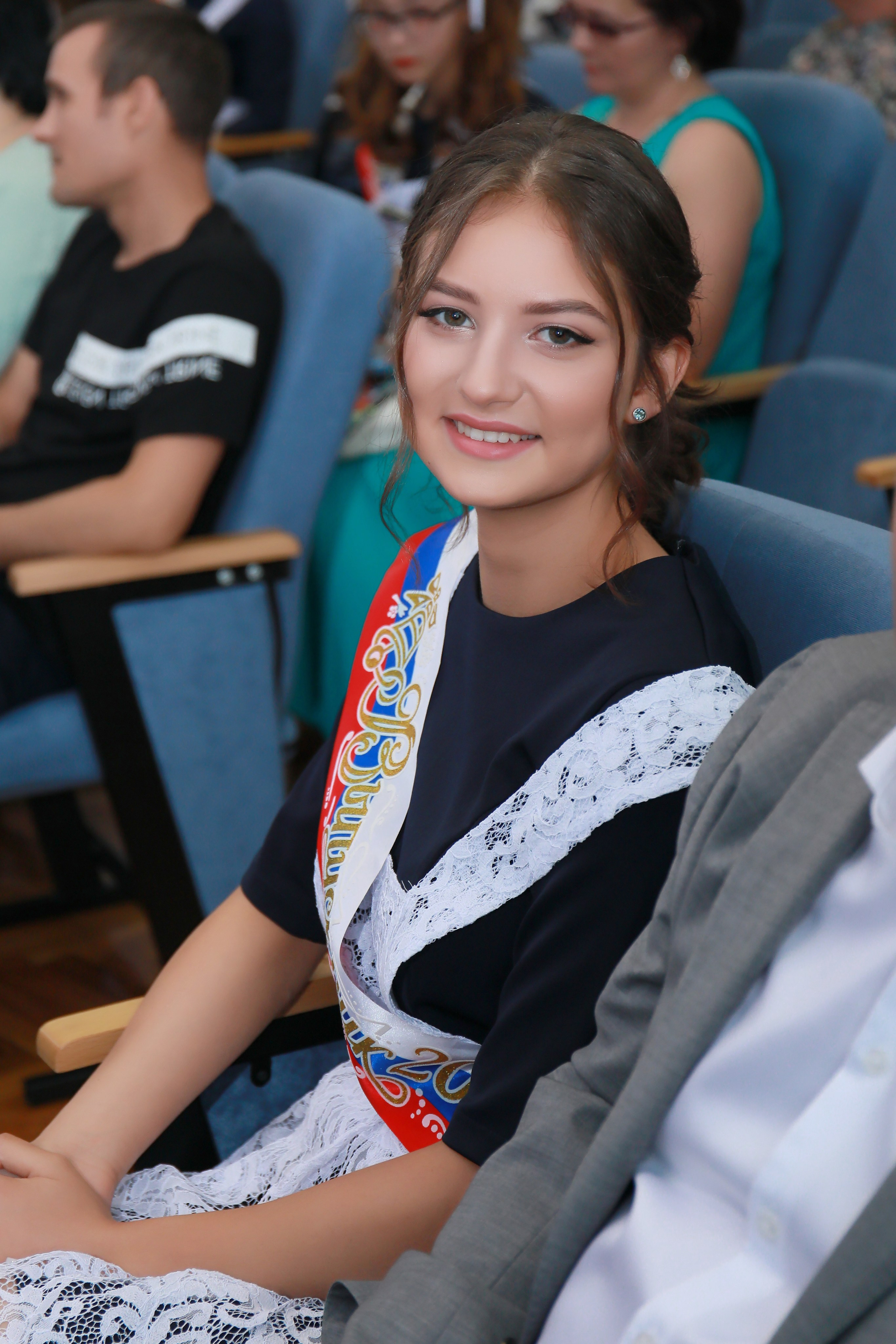 Вручение аттестатов (СОШ 101). Детский семейный фотограф Краснодар