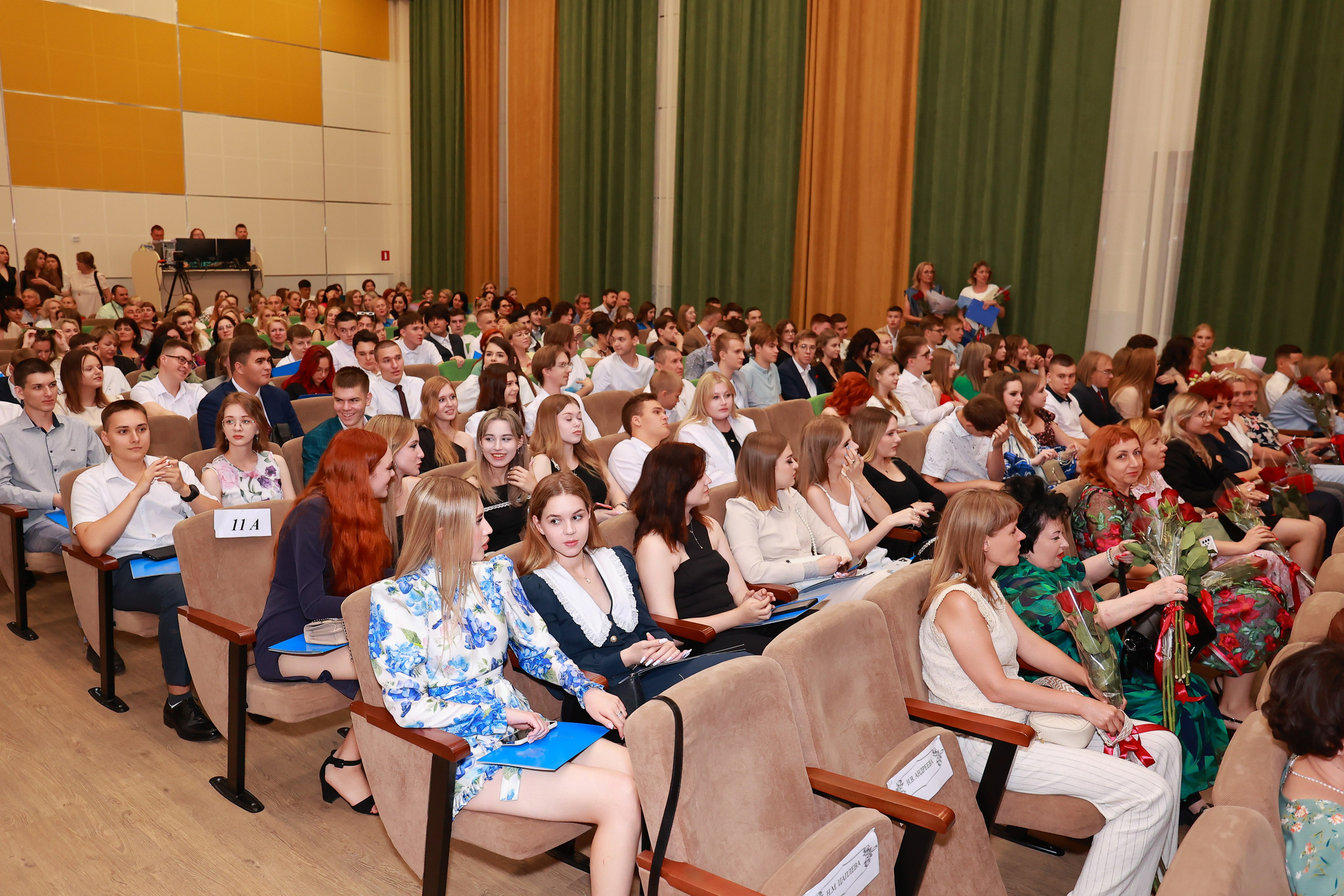 Вручение аттестатов Гимназия 87. Детский семейный фотограф Краснодар