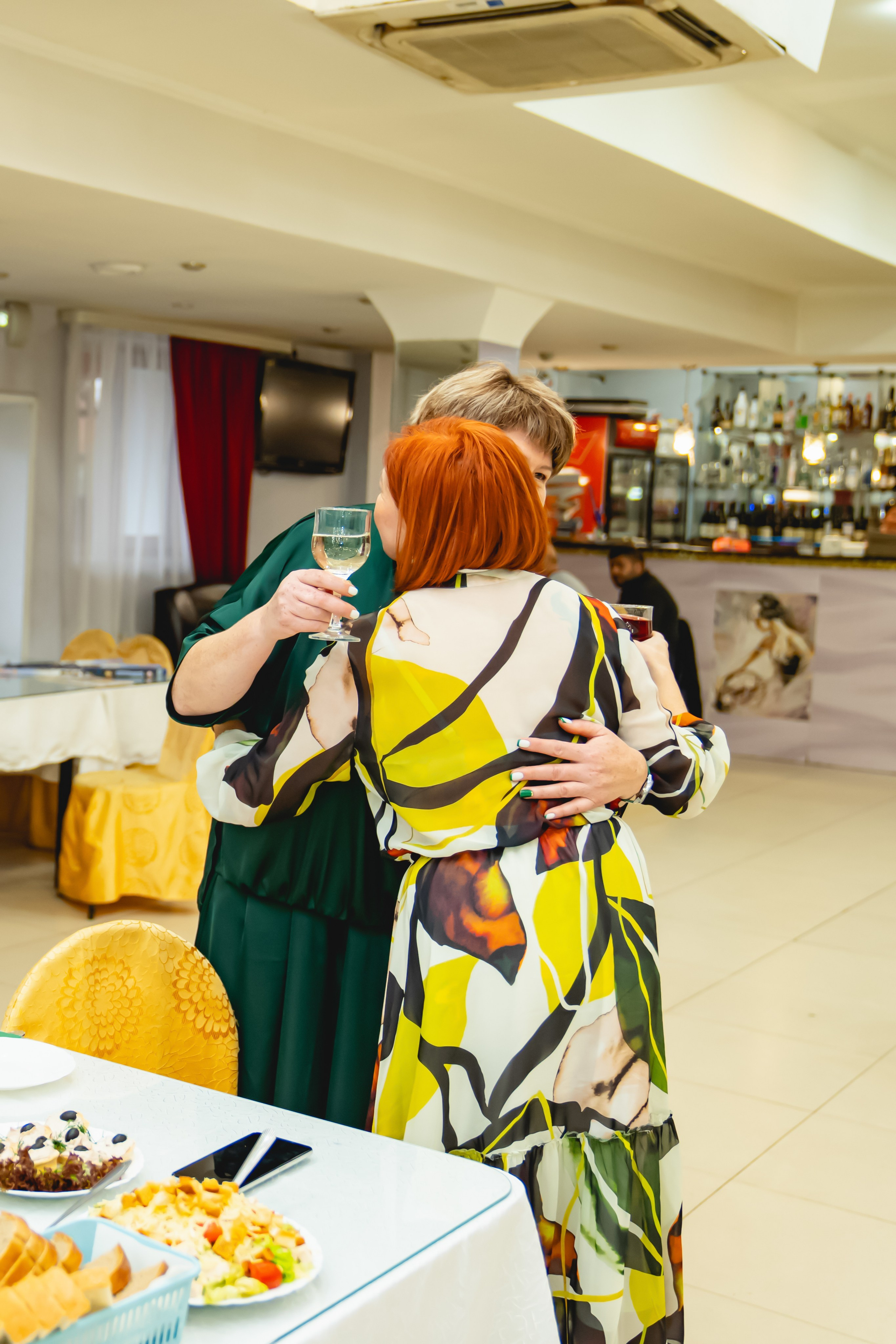 Осенняя Свадьба 2024. Занимаюсь профессиональной фотографией и живу рядом с Байкалом. Работаю в разных жанрах