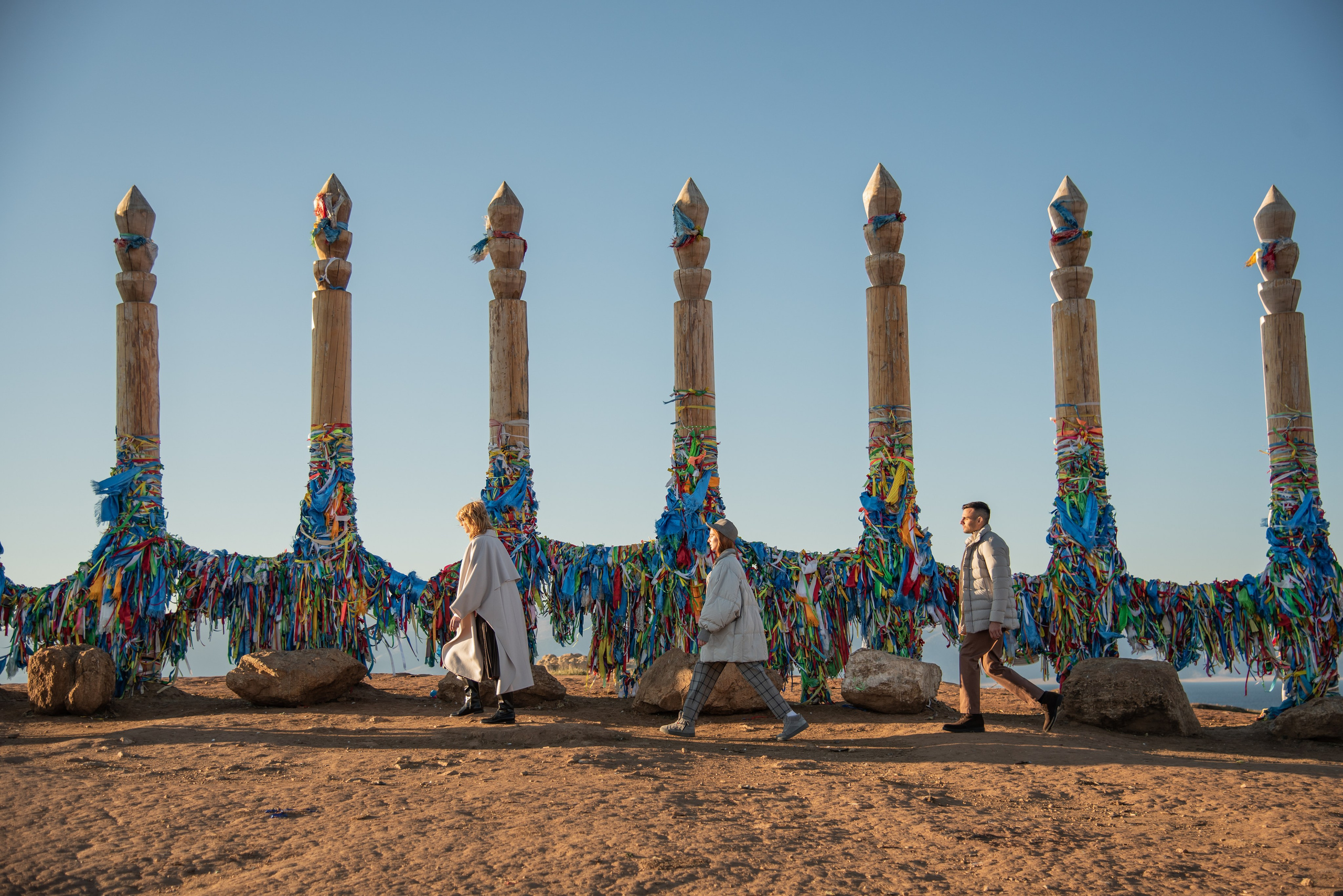 Съёмка одежды на Ольхоне. Занимаюсь профессиональной фотографией и живу рядом с Байкалом. Работаю в разных жанрах