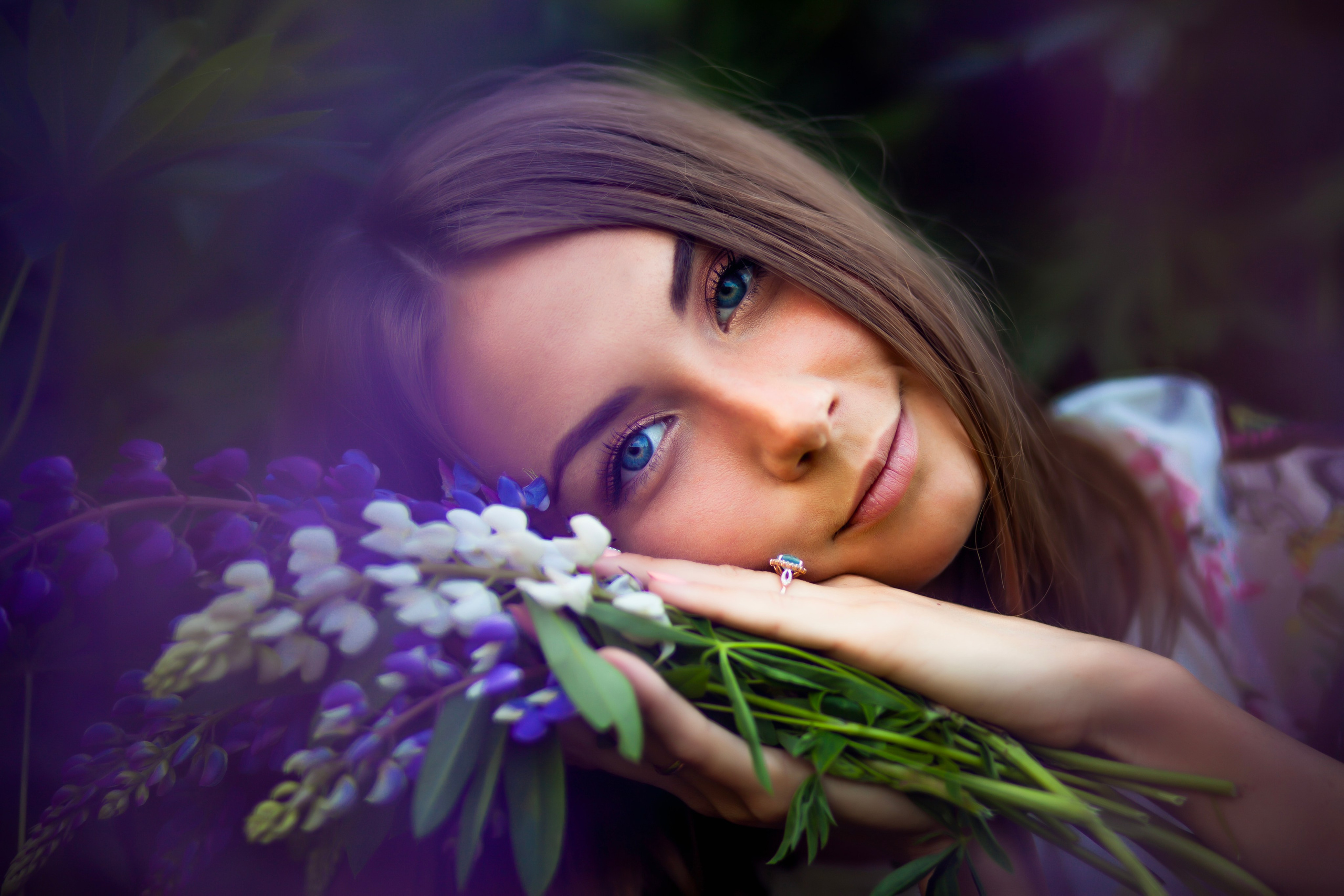 Юля — Люпины. Фотограф Михаил Коган — Москва 89267284460