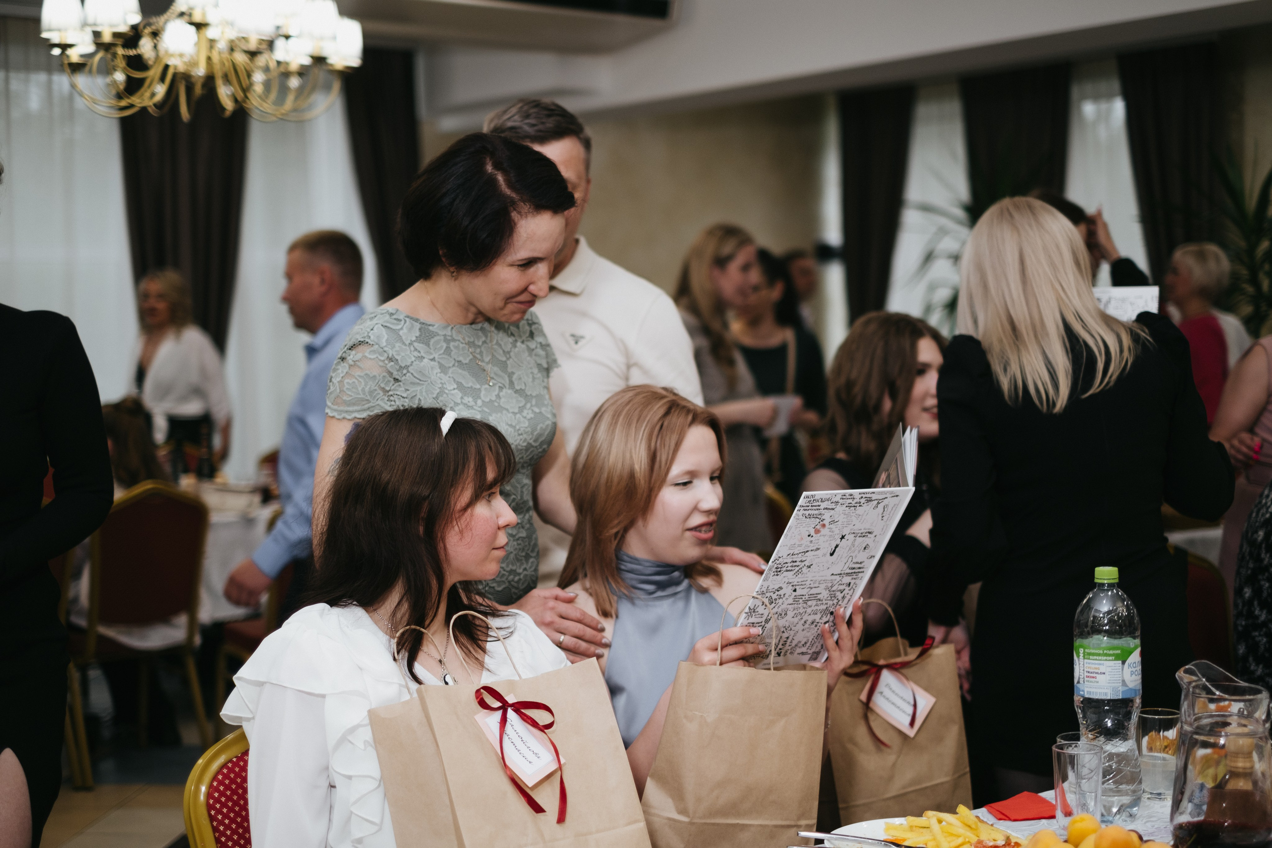Выпускной 11 класс школы № 30. Свадебный и репортажной фотограф Денис Ожигин в Краснодаре и Краснодарском крае