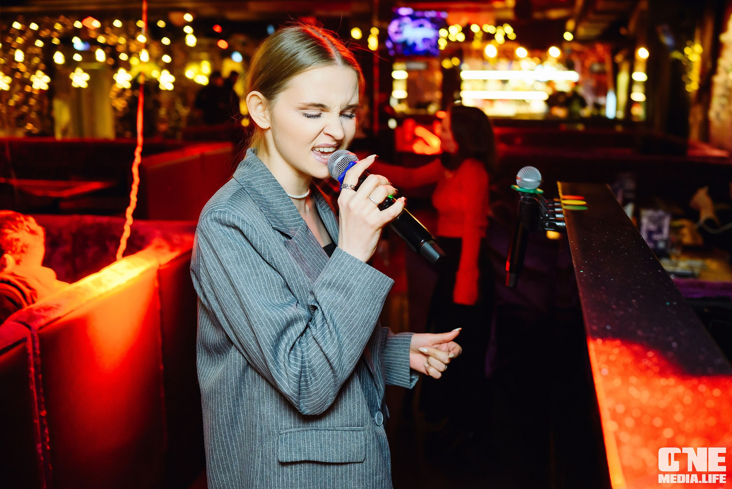 Christmas Karaoke Show в Эйфории. Часть 2. One Media Life: фоторепортажи, фотоотчеты с мероприятий и заведений