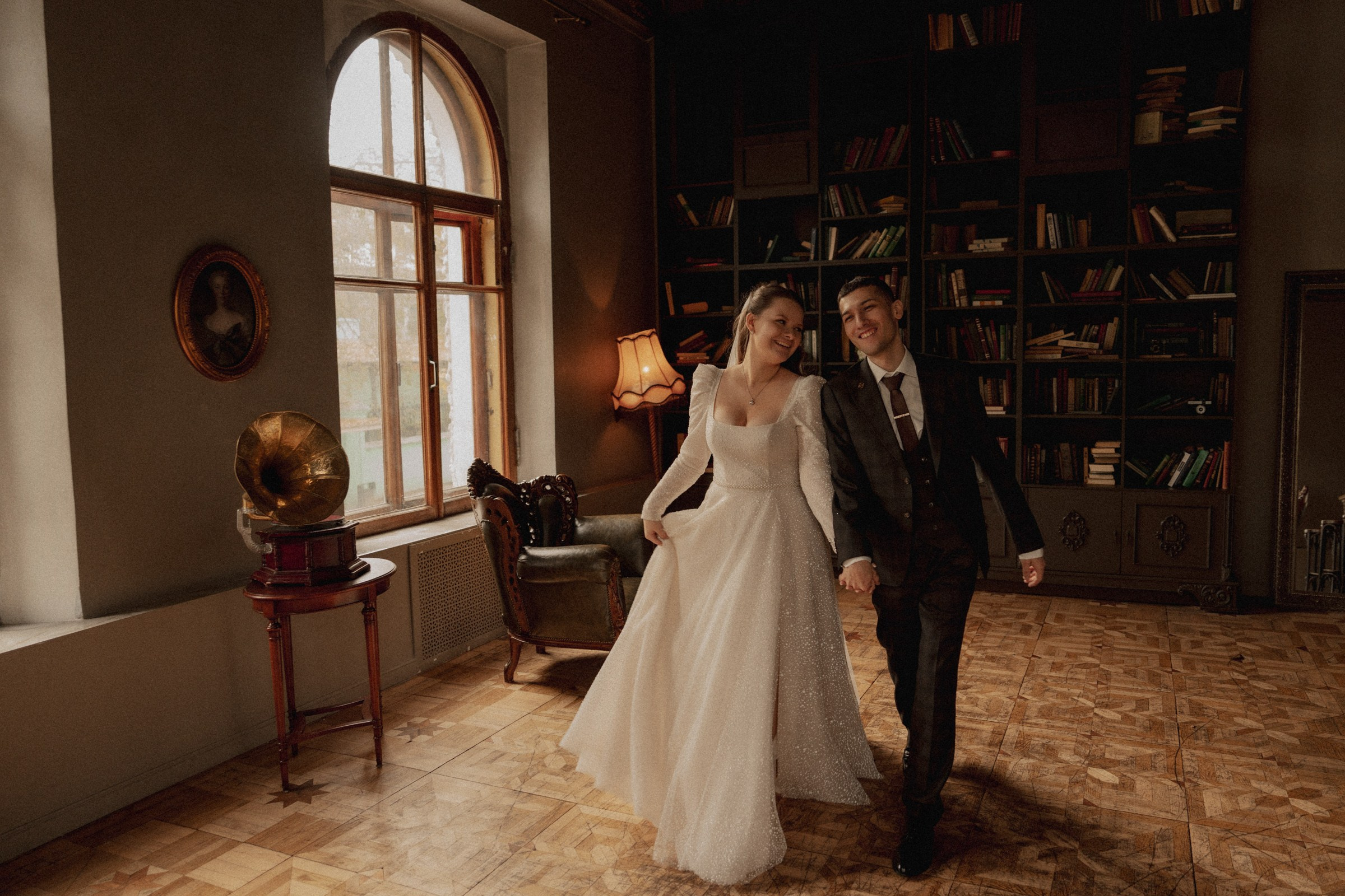 В ♡ К — Книжная история о любви. Свадебный и портретный фотограф в Москве, Светлана Янковая