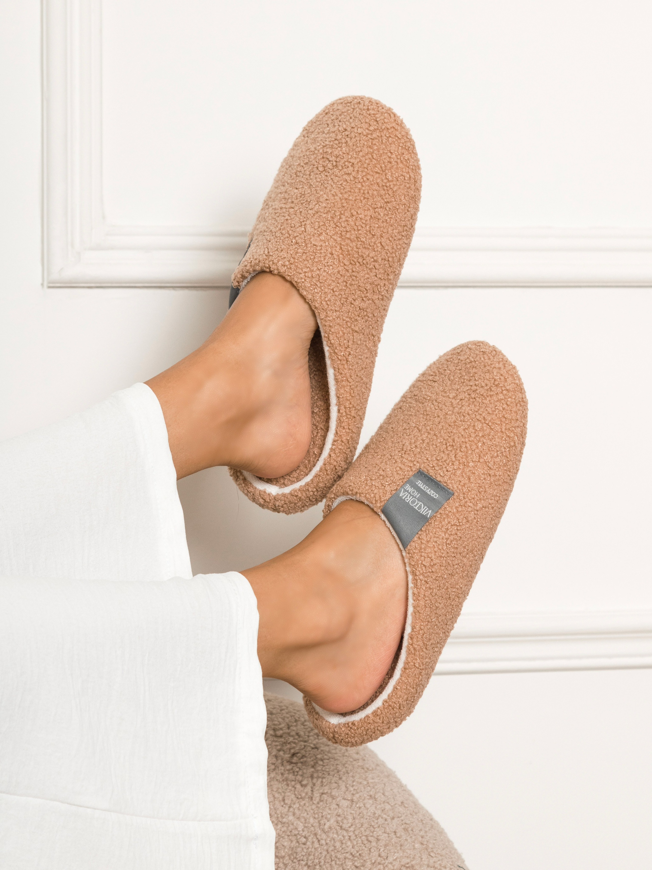 Тапочки. Фотостудия для Wildberries Ozon