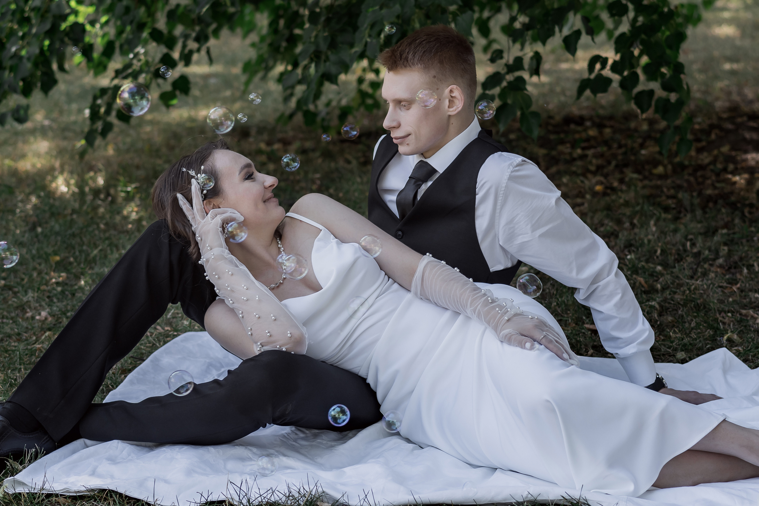 Свадебная прогулка в парке Горького. Портретный фотограф Олеся Владимирова в Москве