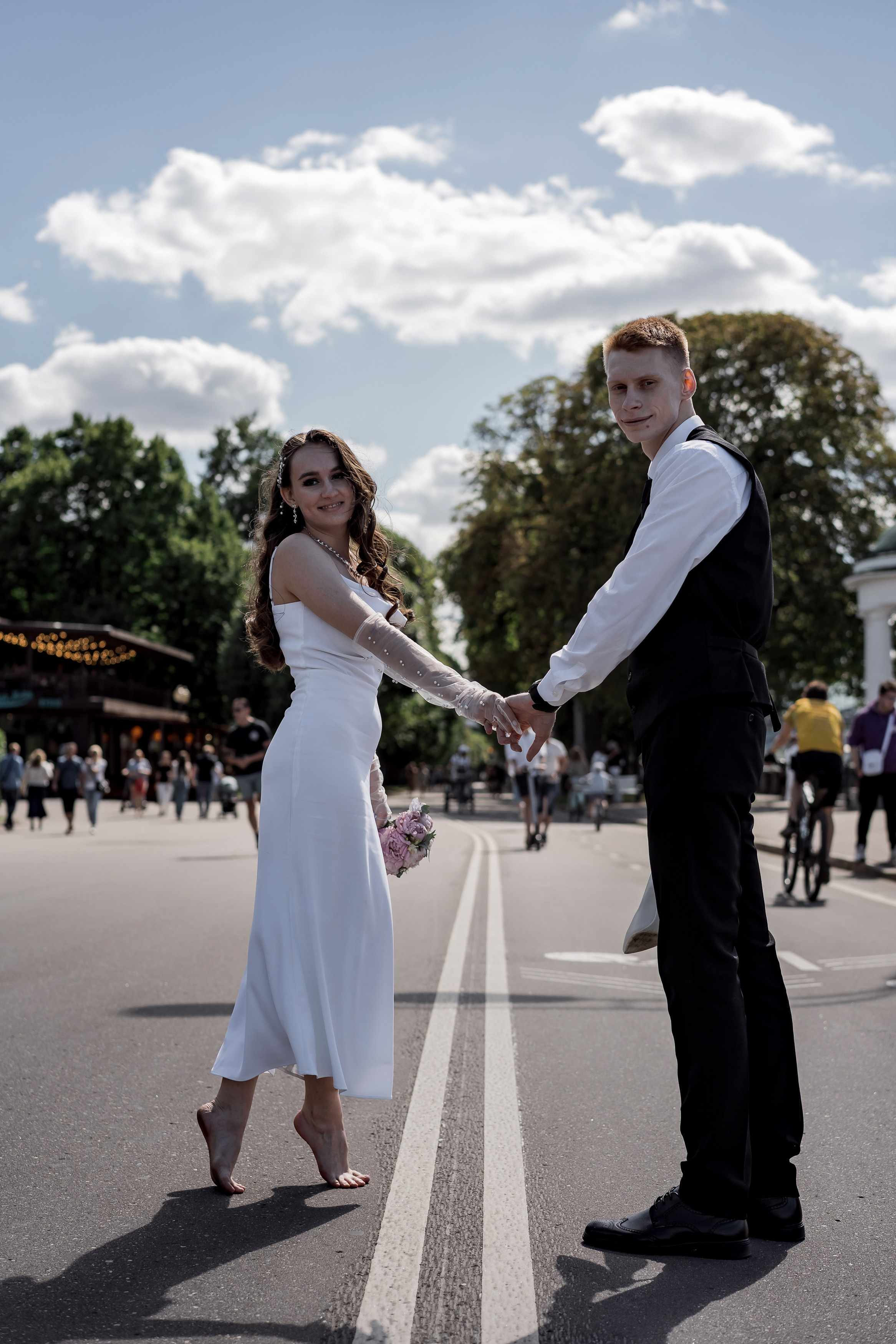 Свадебная прогулка в парке Горького. Портретный фотограф Олеся Владимирова в Москве