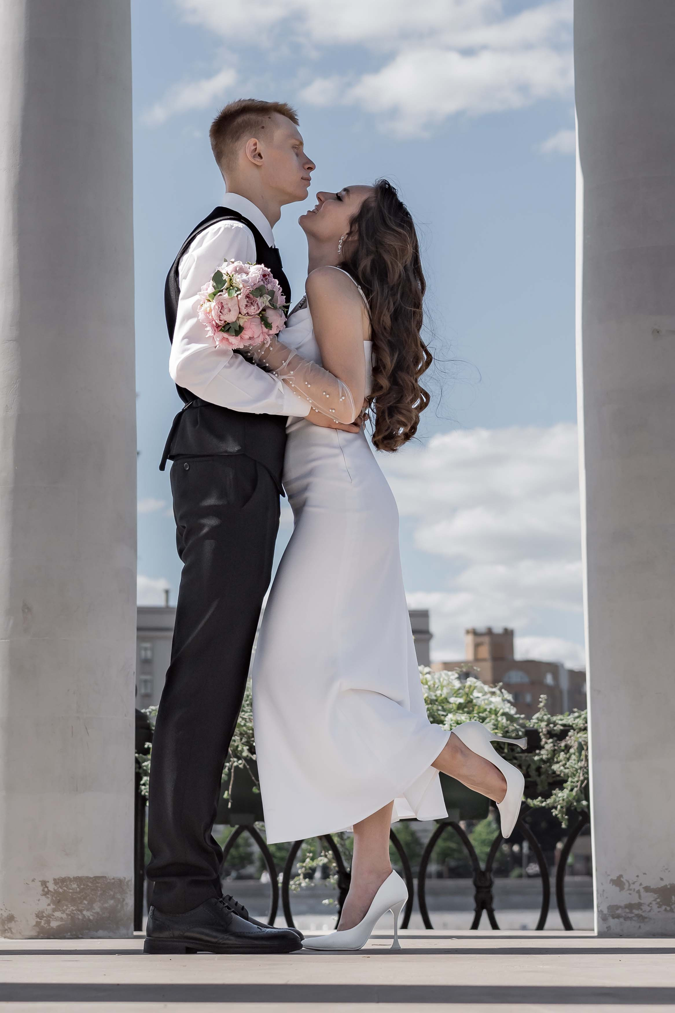 Свадебная прогулка в парке Горького. Портретный фотограф Олеся Владимирова в Москве