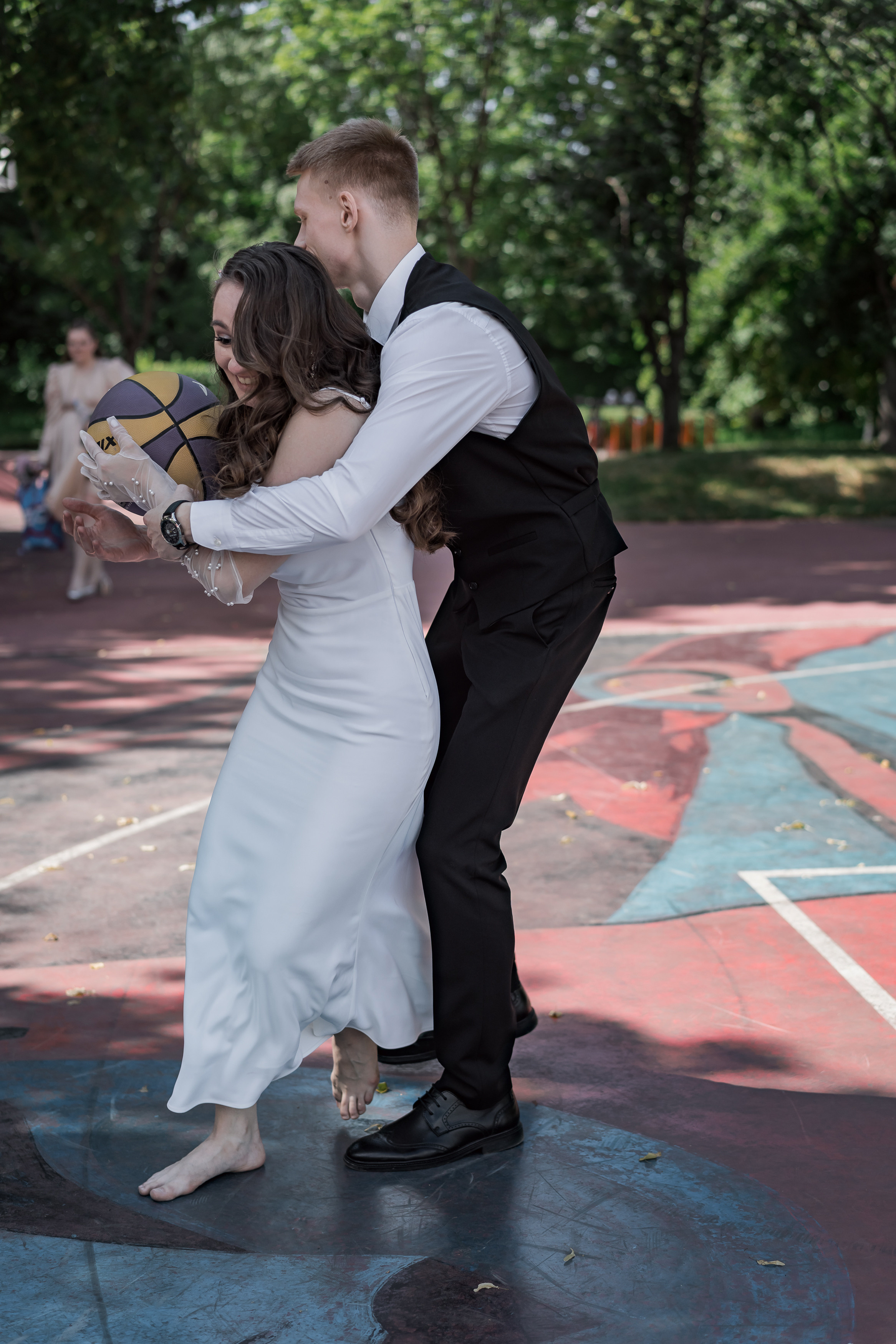 Свадебная прогулка в парке Горького. Портретный фотограф Олеся Владимирова в Москве