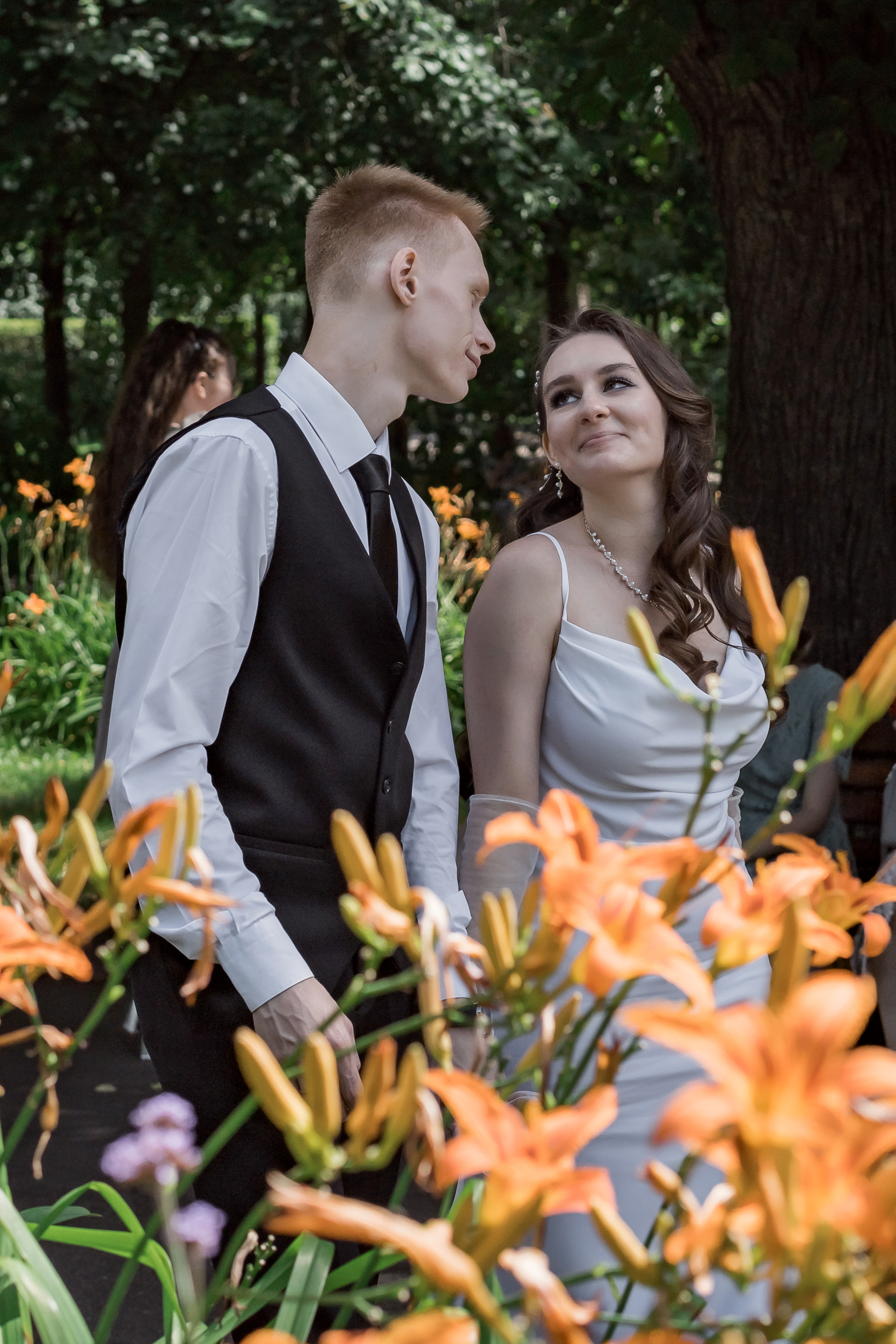 Свадебная прогулка в парке Горького. Портретный фотограф Олеся Владимирова в Москве