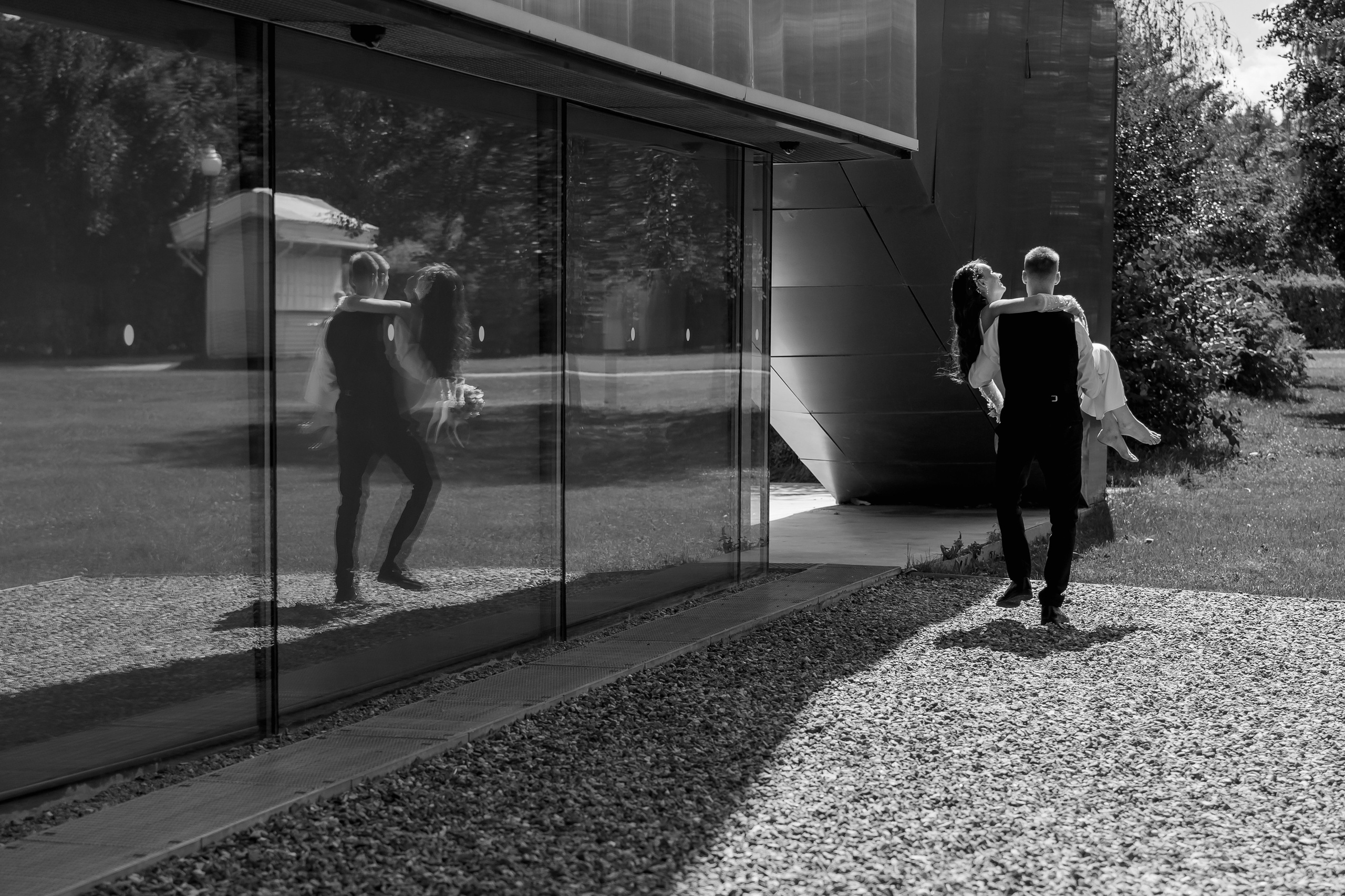 Свадебная прогулка в парке Горького. Портретный фотограф Олеся Владимирова в Москве