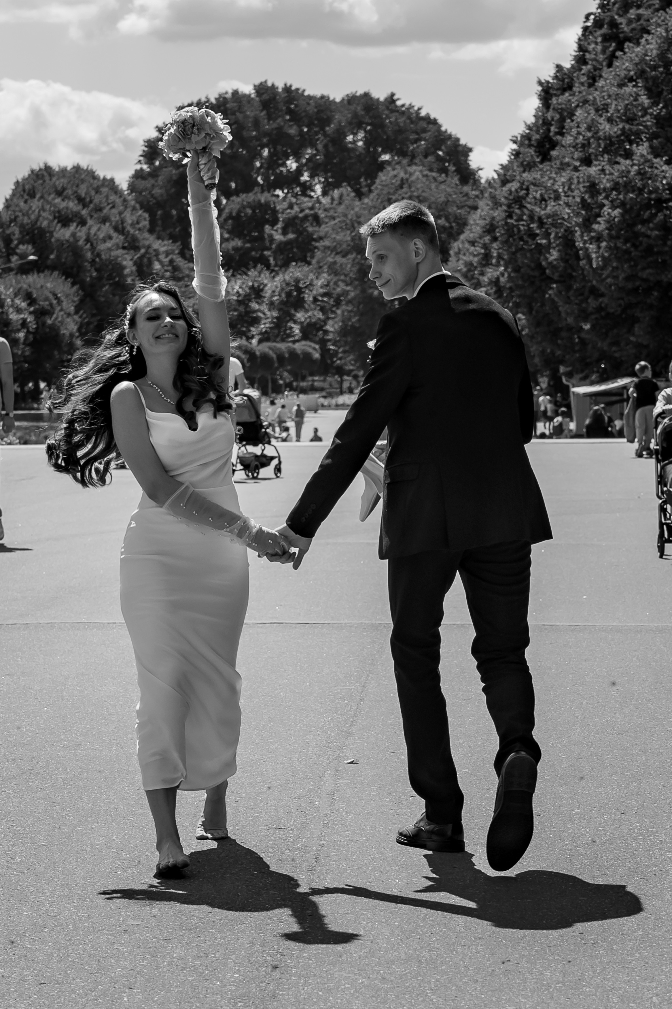 Свадебная прогулка в парке Горького. Портретный фотограф Олеся Владимирова в Москве