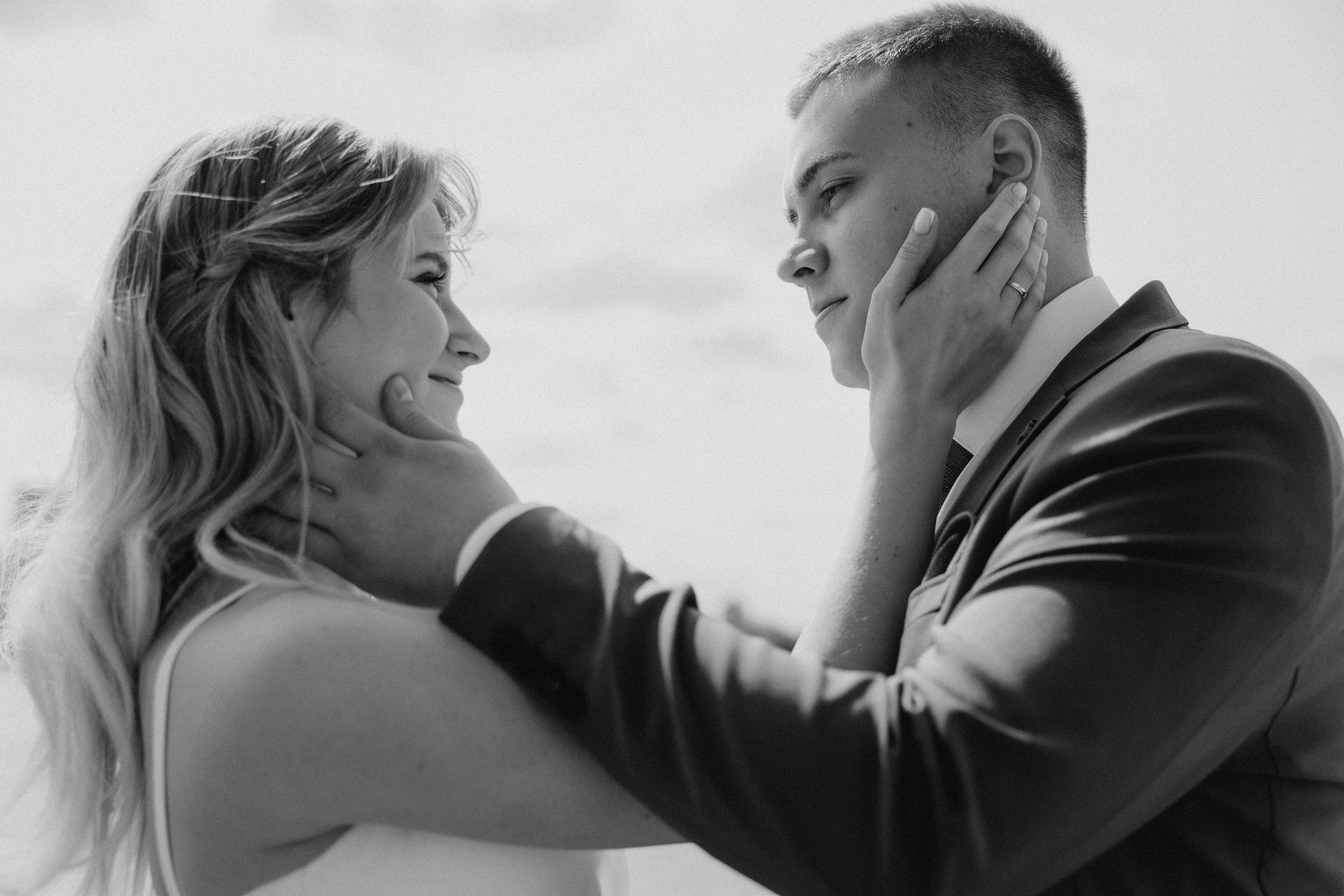 Свадебная фотосессия на Речном вокзале города Москвы