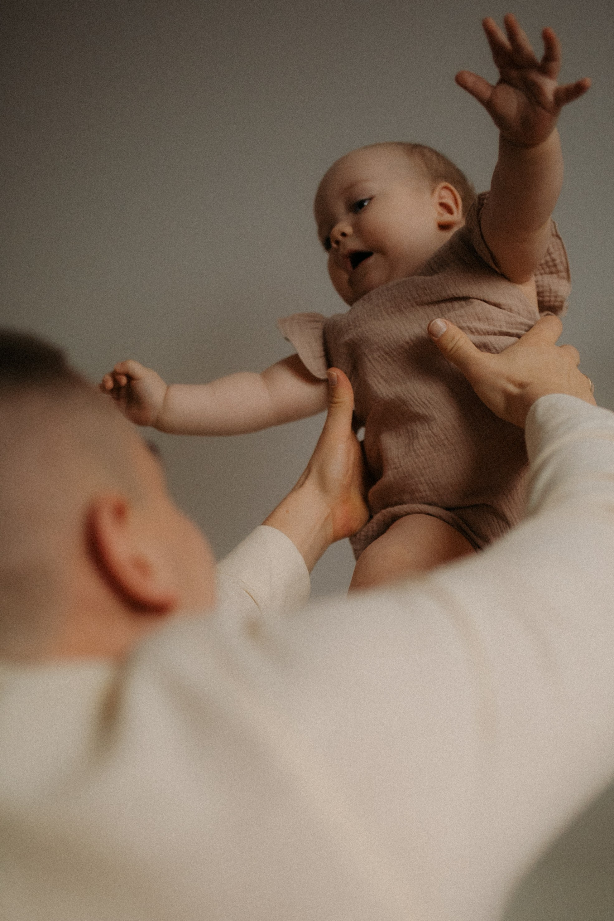 Денис, Юля и крошка Варвара. Семейный фотограф в Москве и Люберцах Юлия Гуськова