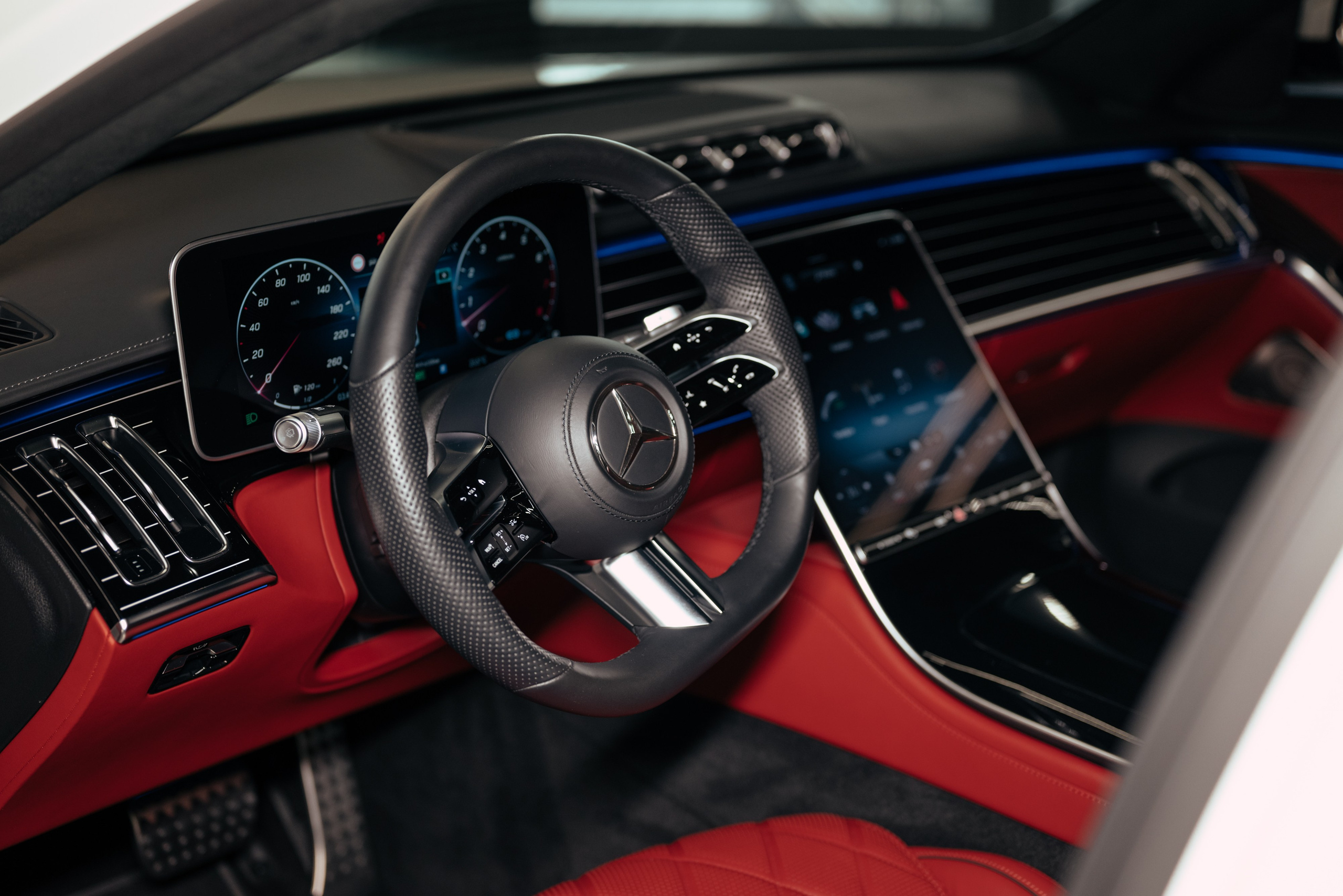 Mercedes 223 white on red. DeLorein